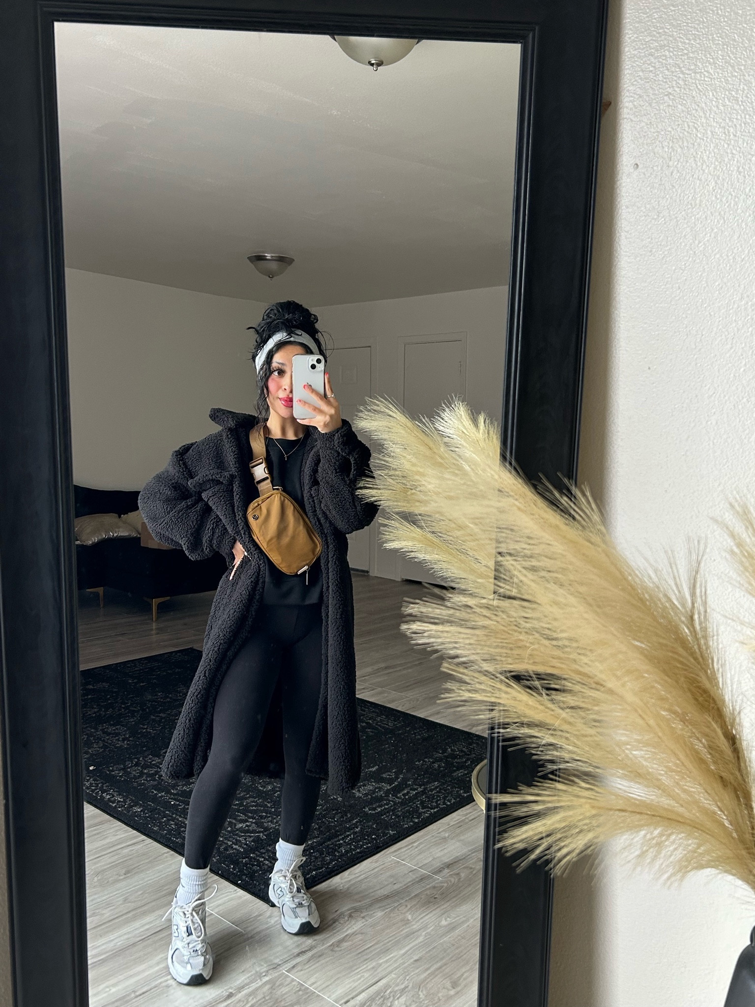 casual outfit for a cool morning🖤


#LTKstyletip #LTKfindsunder50 #LTKfindsunder100