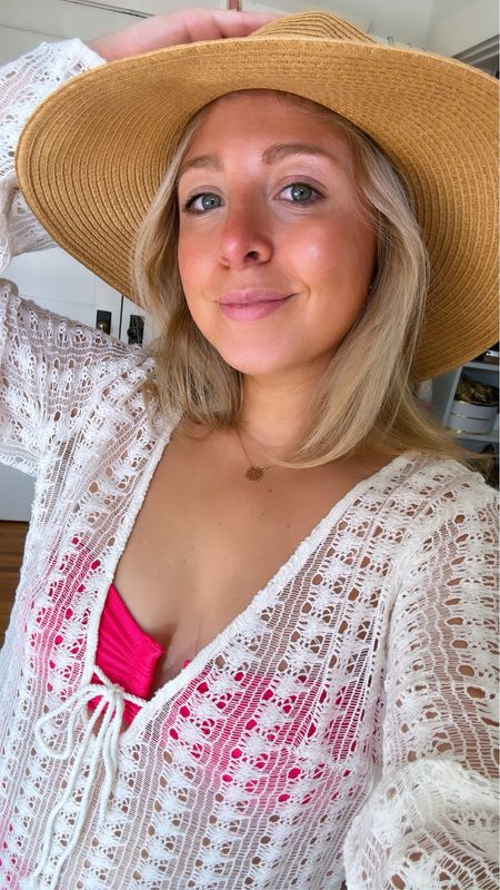 Straw Hat for under $50

Fits a little small so I’d size up! I’m wearing a small here but am exchanging for a medium (which is not normal bc I actually have a very small head) 