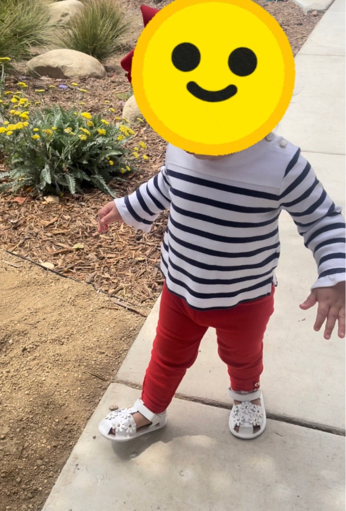 Similar outfit linked from same brand. Same sandals! #toddlergirloutfit #toddlerstyle #babygirloutfit #babyfallstyle #toddlershoes #babyshoes


#LTKbaby #LTKsalealert #LTKkids