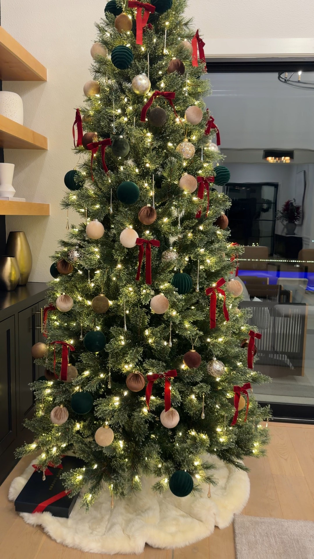 Luxe affordable Christmas tree decor #christmasdecor

#LTKHoliday #LTKHome #LTKSeasonal