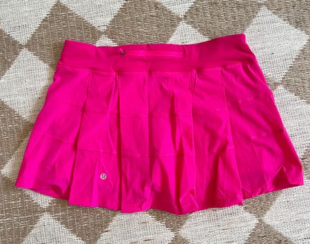 Pleated lulu tennis skirt / skort with shorts underneath! $20 size up