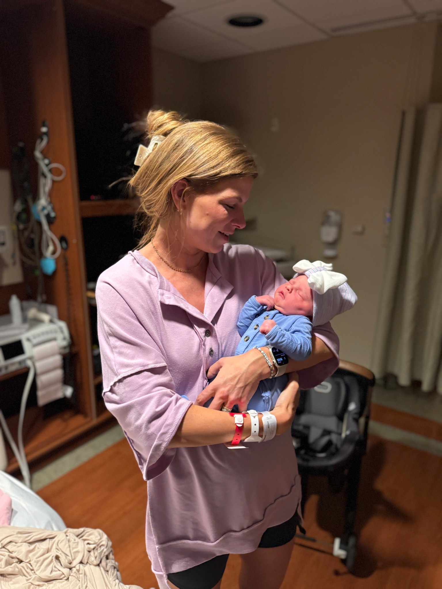 Breastfeeding friendly top. Perfect for postpartum. Mine is a medium  

#LTKBaby #LTKBump #LTKFindsUnder50