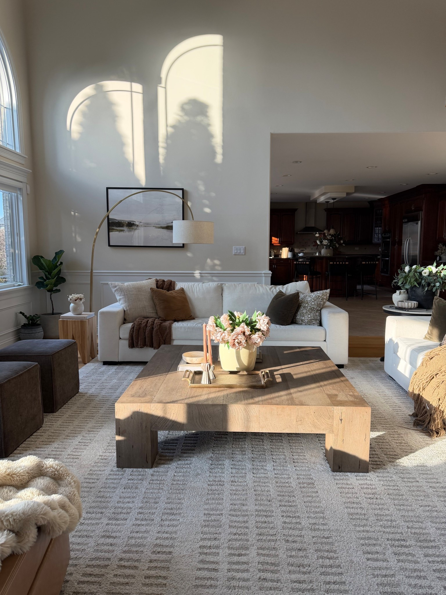 How I style this rug to keep the space feeling balanced 🤍
Linking it here on LTK.

#LTKHome #LTKSaleAlert