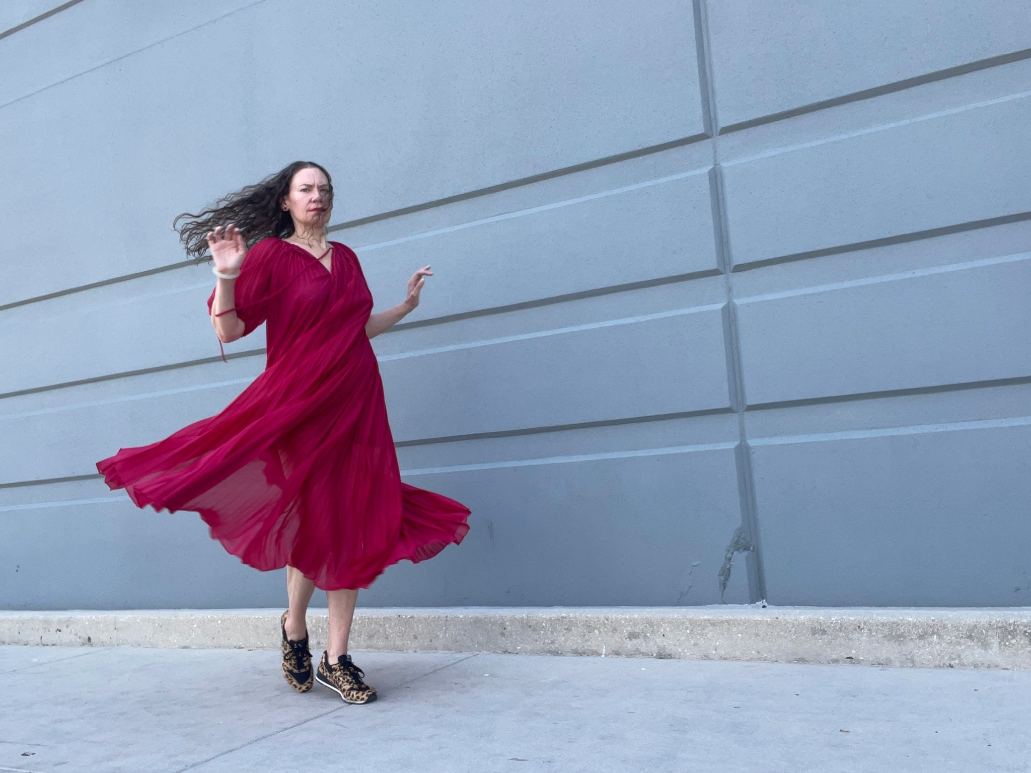 Even in a flowy dress I’m so much more confident in my @shapermint! #investmentpiece 

#LTKStyleTip #LTKFindsUnder100 #LTKOver40