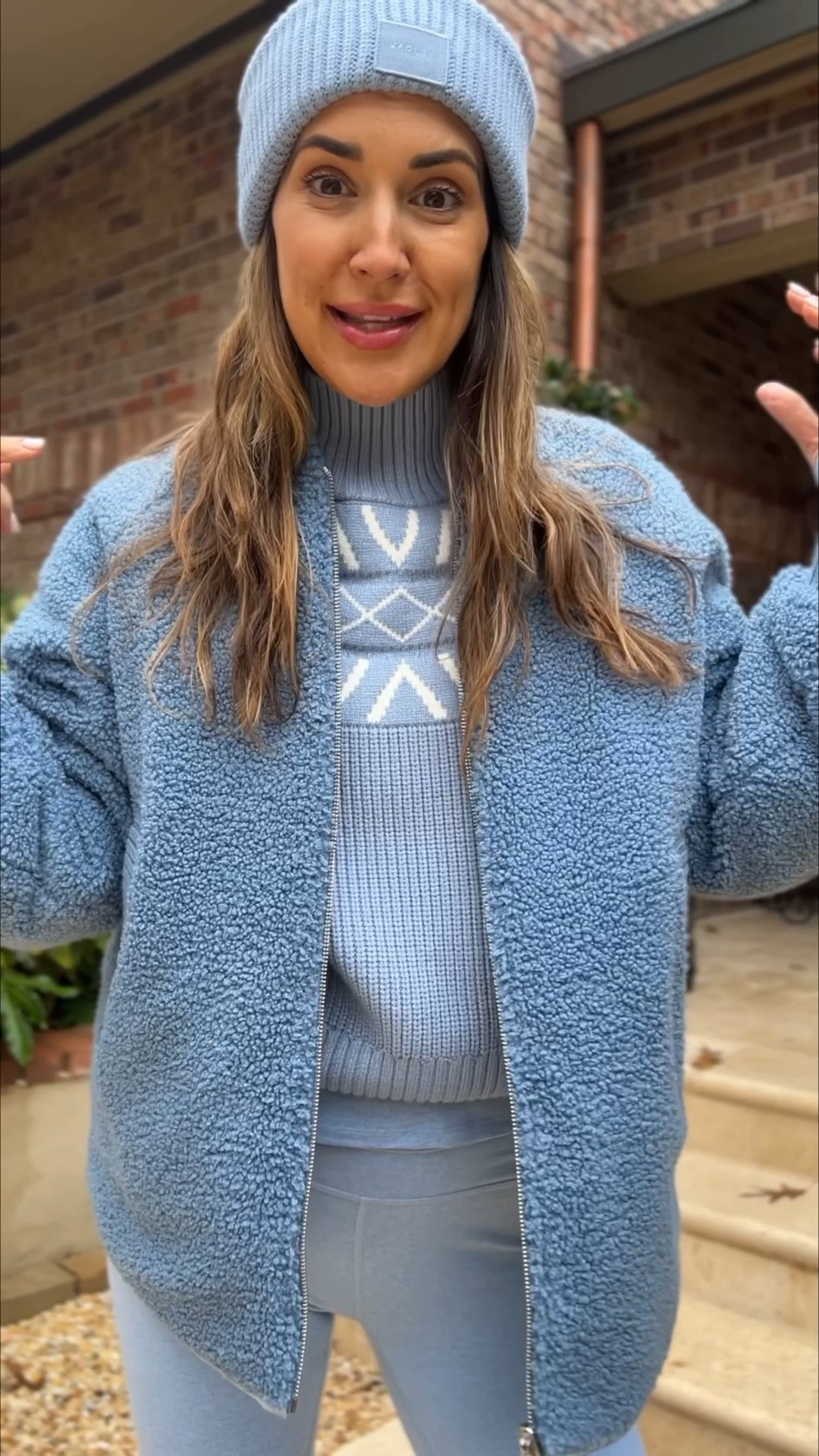 How gorge is this glacier blue set for a mountain or ski trip? Wearing a small 