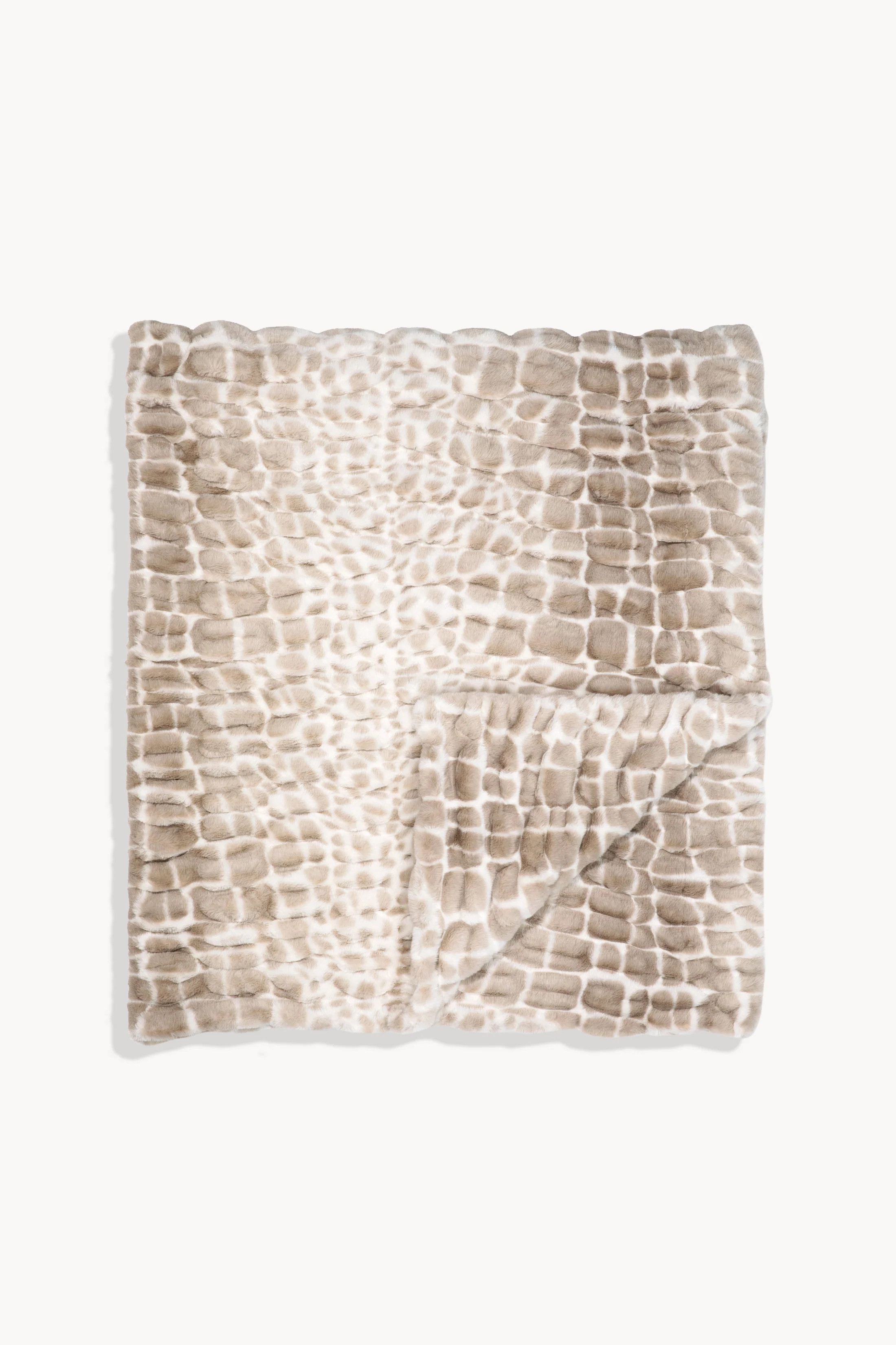 Stone Croc | Lola Blankets