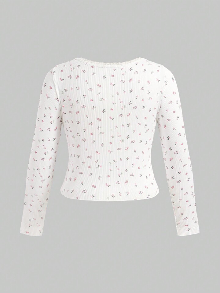 ROMWE Kawaii Plus Ditsy Floral Print Contrast Lace Tee | SHEIN