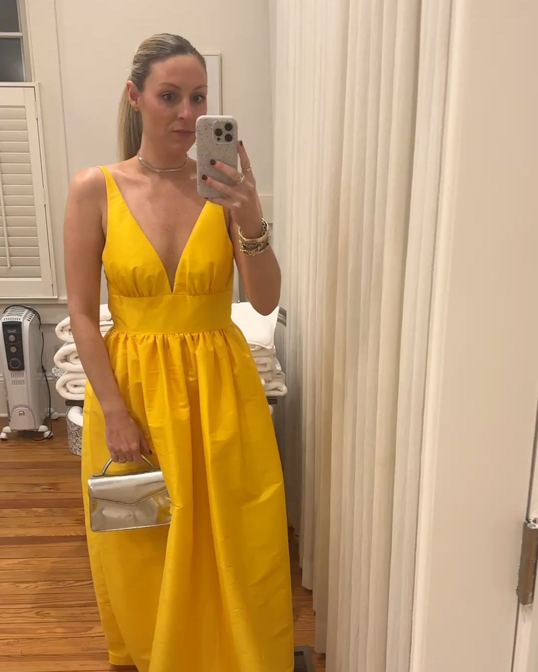 #OOTD Mardi Gras Edition! 👑 🎭 💜💛

dress: ByWatters from Bella Bridesmaids
clutch: old Jcrew 
#LTKFindsUnder100 

#LTKootd #LTKSeasonal