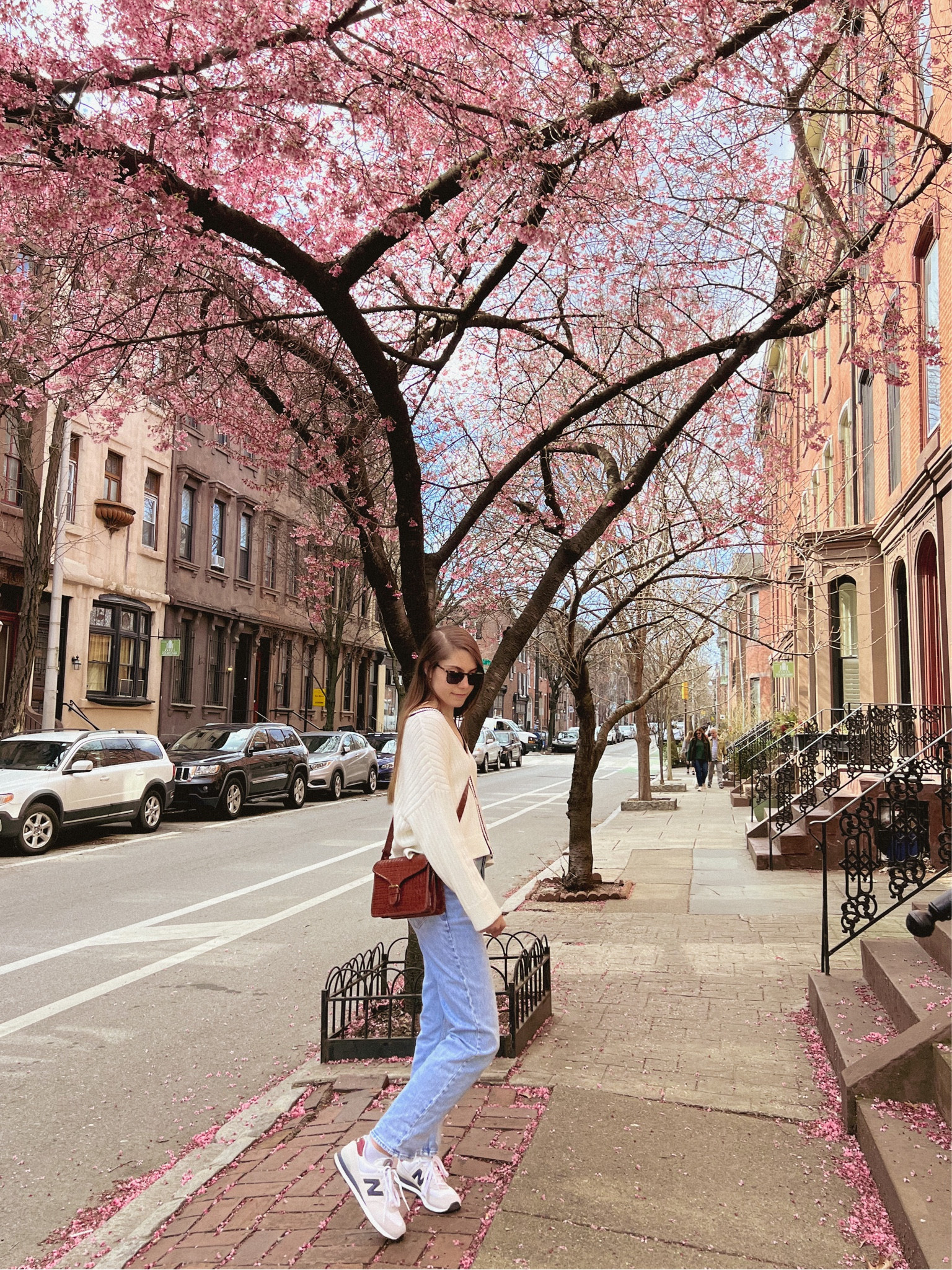 Loving these new balance 574s 👟 perfect for walking around the city and with some loose dad jeans ✌🏻 #abercrombie #newbalance #city #springfashion #sneakers

#LTKFind #LTKSeasonal #LTKshoecrush