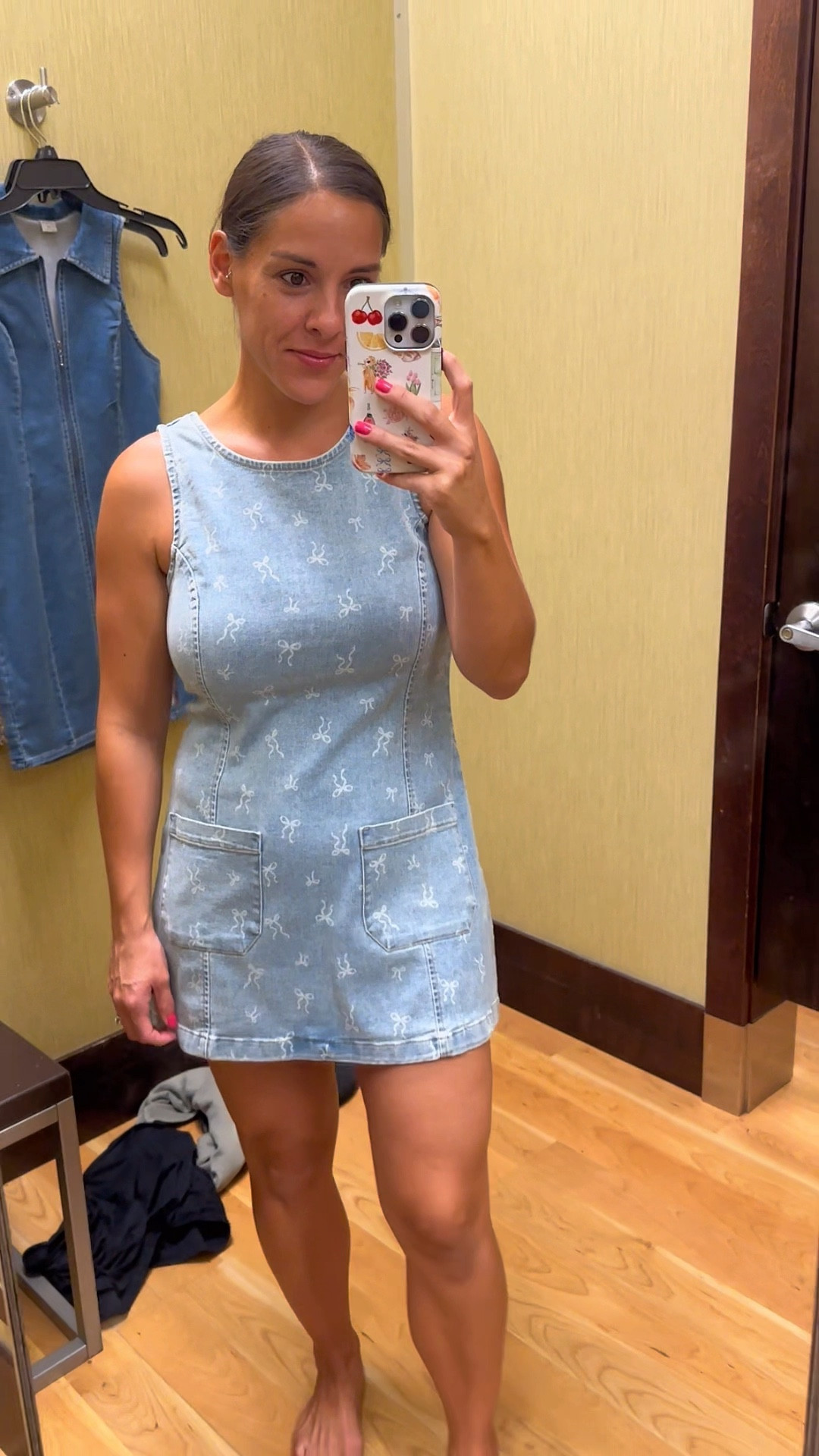 Kohl’s denim dresses for fall 🍂 Wearing a medium in all 3. Leopard print, light wash, and dark wash – affordable + easy to style.