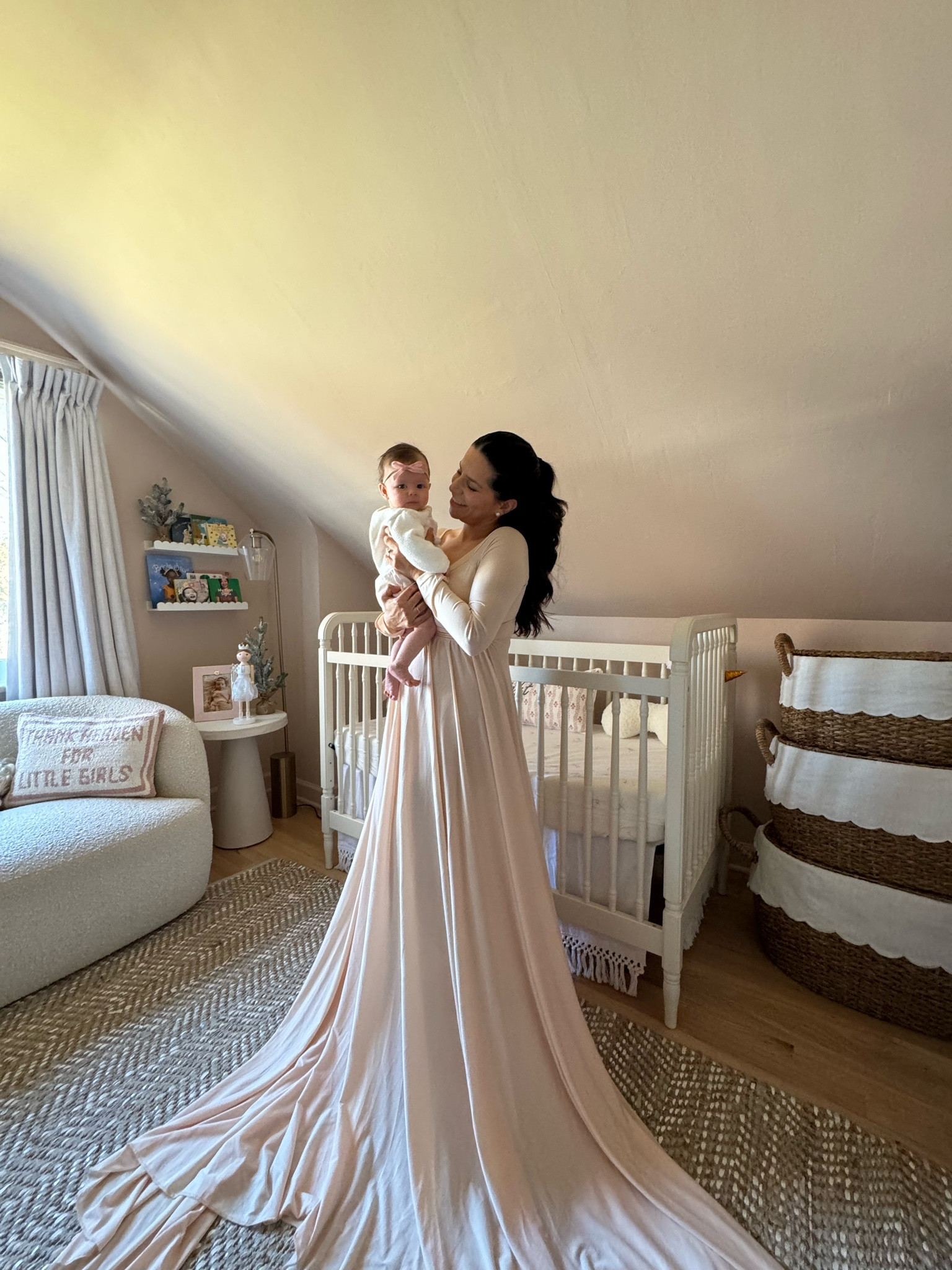 Dress runs true to size great for maternity photos!