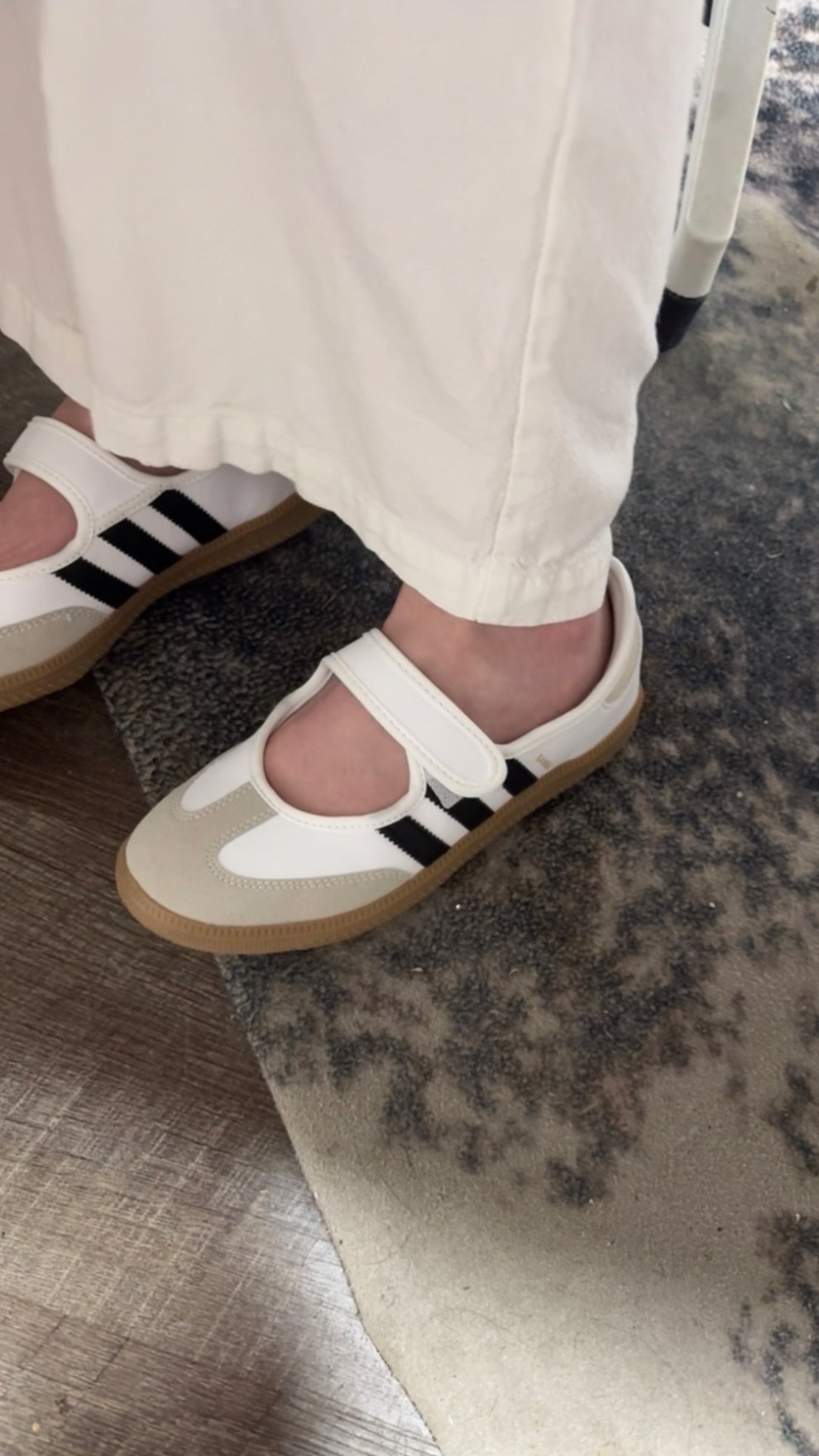 Love these Adidas Samba Jane’s. The white is currently sold out but the black is available. I’ve also linked some similar options🥰

#LTKdayinmylife #LTKWorkwear #LTKootd