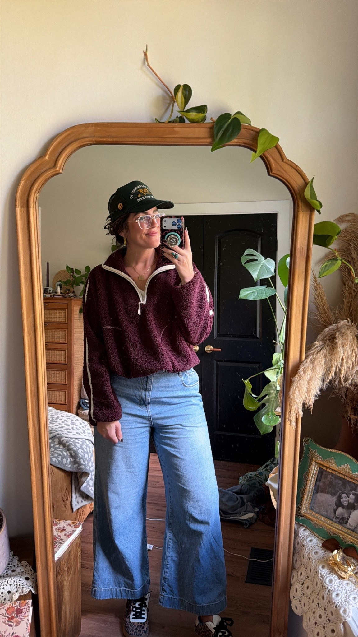 This sweatshirt is so good! 

#LTKSaleAlert #LTKFindsUnder50 #LTKMidsize