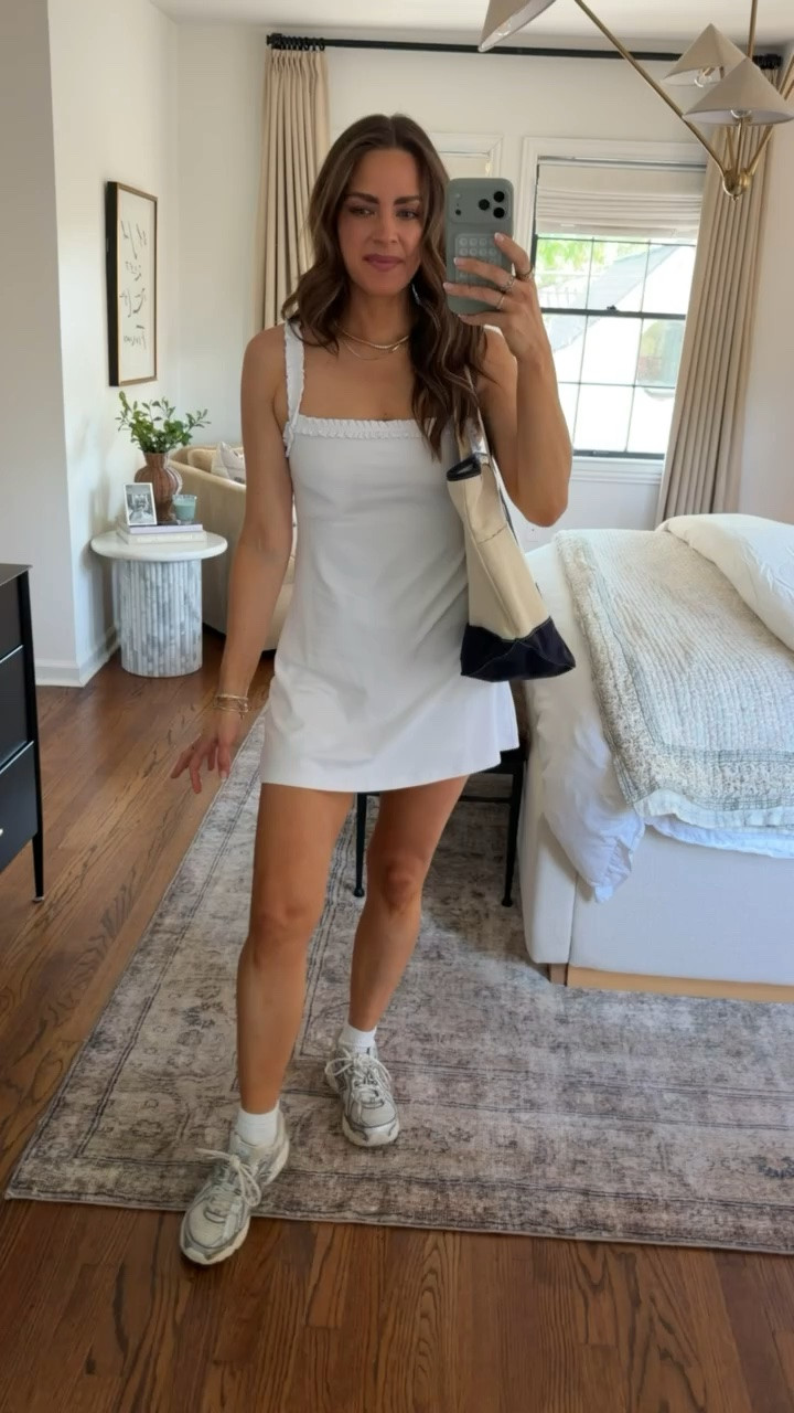 @abercrombie has the perfect activewear to take you from your daily movement to on-the-go. I will be living in activewear dresses and YPB loungewear all summer for workouts, errands, travel days, & more. Linked everything here and sizing below. 

Check Layered Tank - small 
Check Dress - small 
White Dress - small 
Jumpsuit – small (could have done an XS) 
Tote Bag – one size