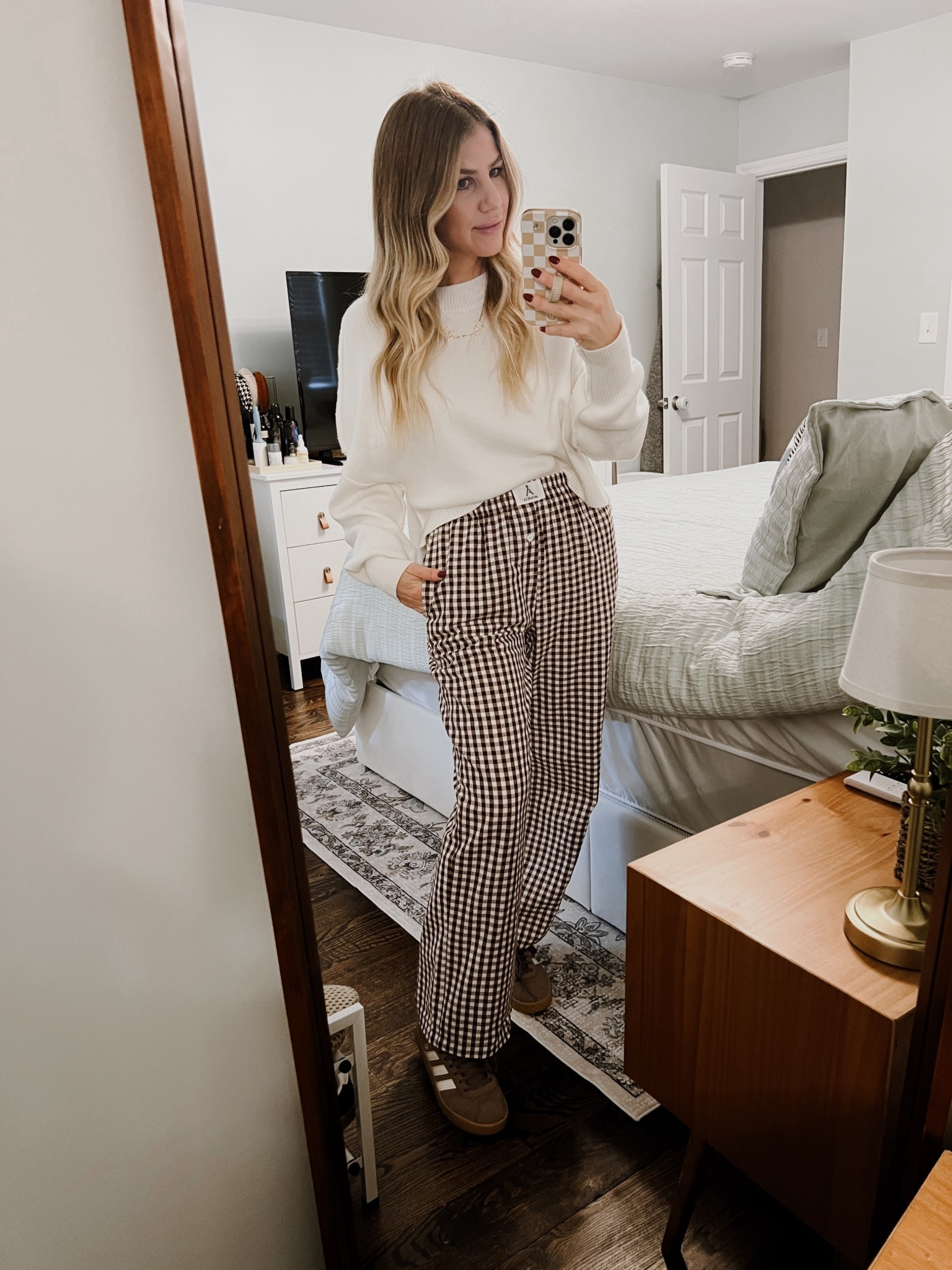 The cutest brown checkered boxer pants for under $20

#LTKmomlife #LTKFindsUnder50