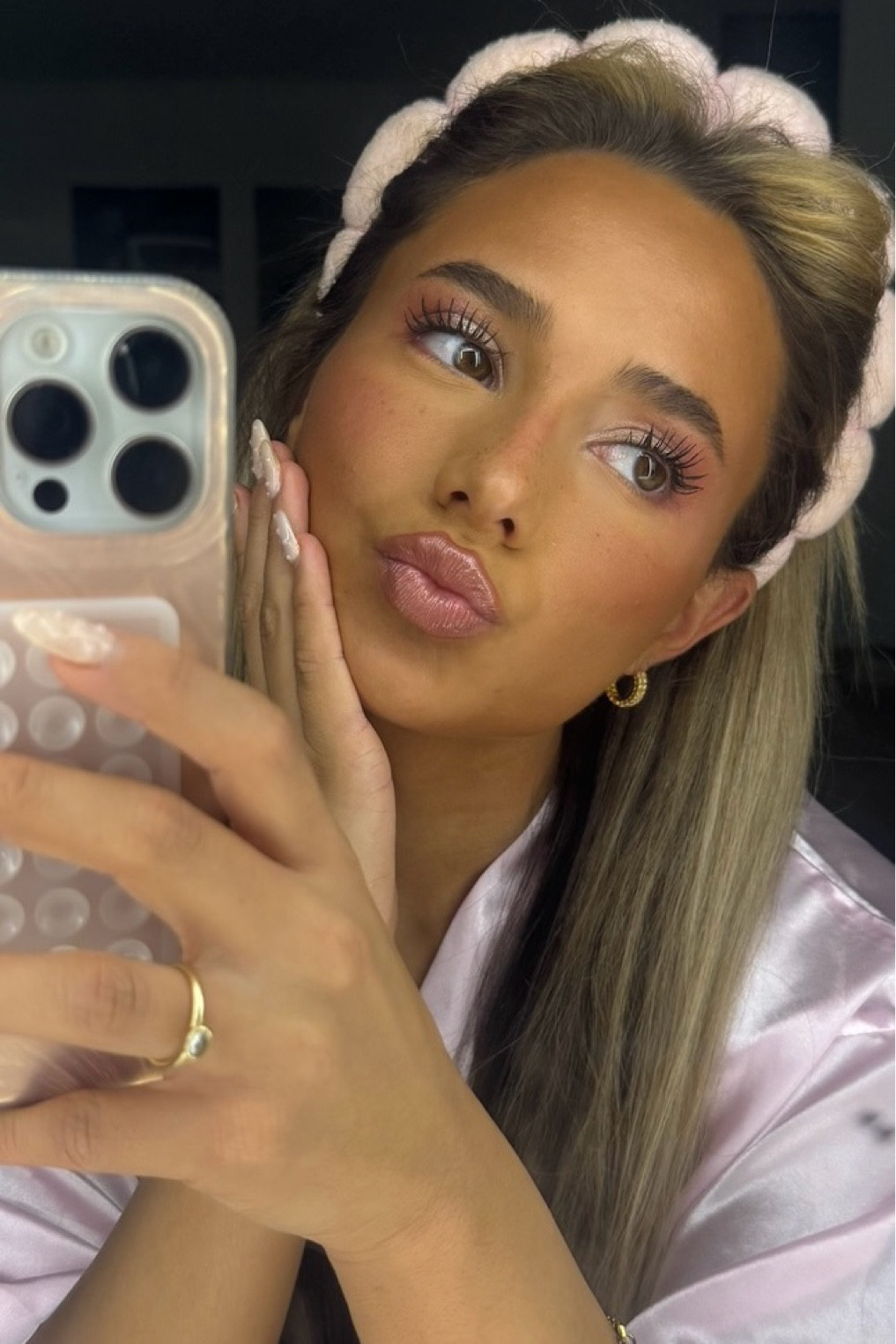 #LOrealParisPartner #ad My go-to daily eye makeup✨ #LOrealParisMakeup has made it easier than ever to do full glam in less than 2 minutes! They’re super easy to blend and feel cooling on the lids for a fresh, effortless look.
#TargetPartner #Target @LorealParis @Target

#LTKHoliday #LTKBeauty