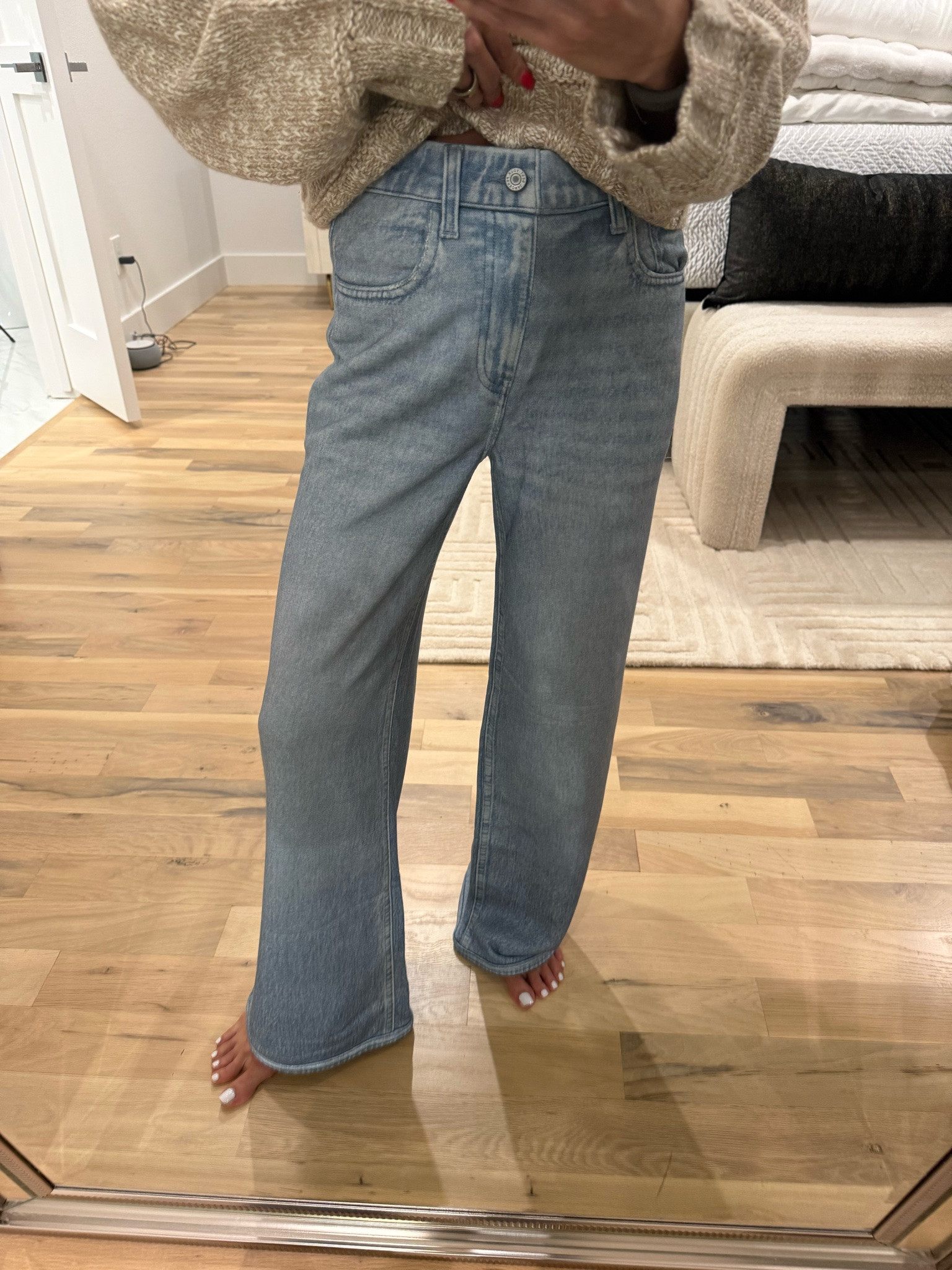 Sweatpants comfy jeans! Petite friendly so sos insanely soft