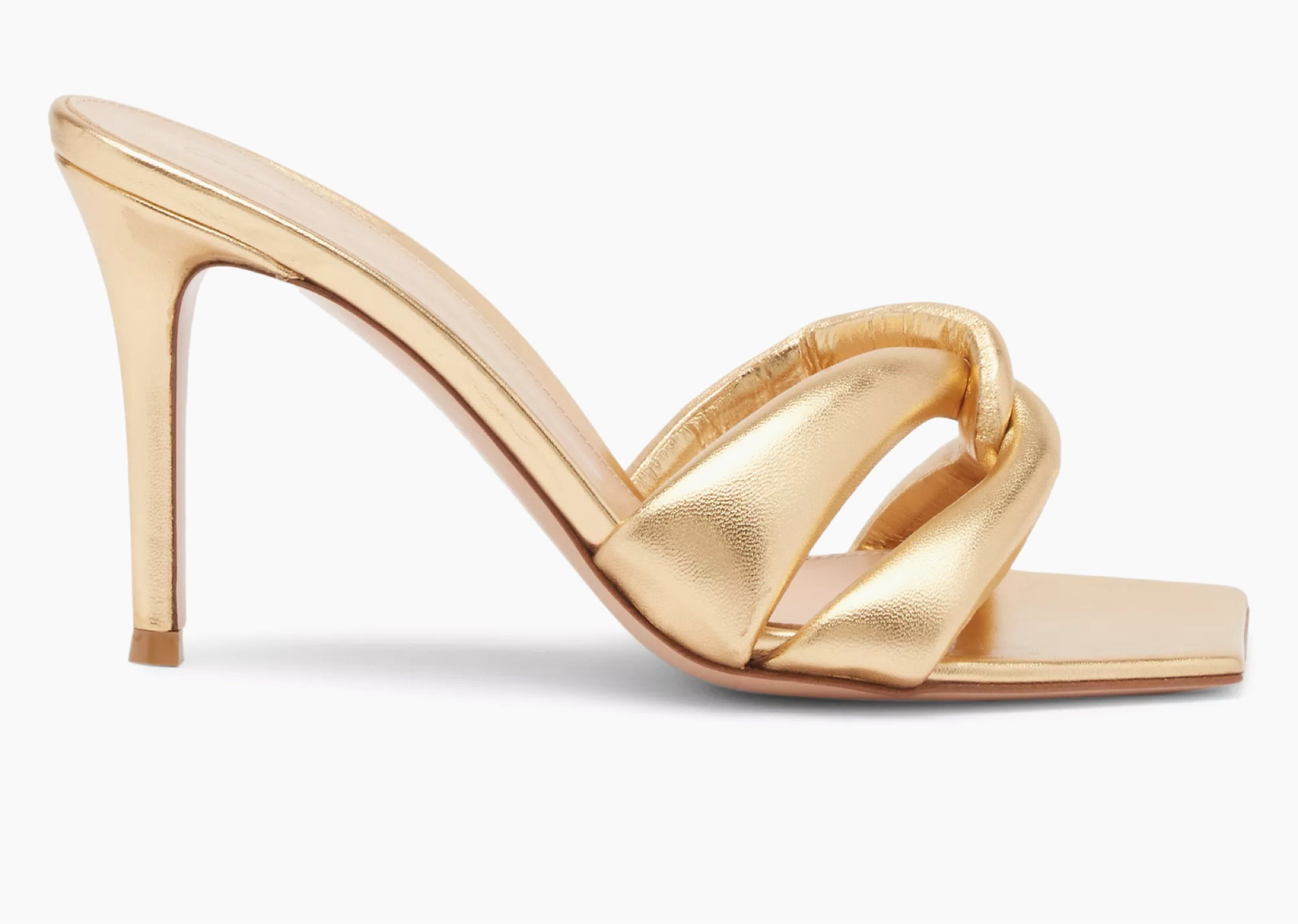 Great slide for the holidays!  These are Gianvito rossi.  Grab them before they sell out!



#LTKStyleTip #LTKShoeCrush #LTKHoliday