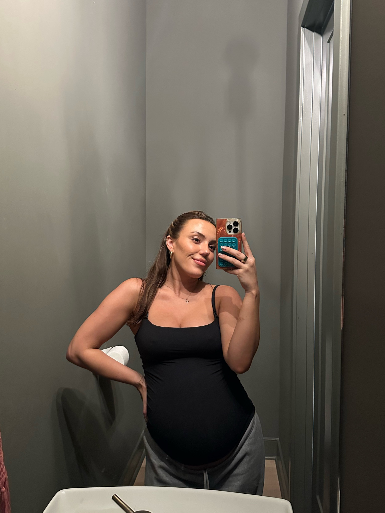 Perfect lounge fit for the bump and bonus points bc the tank is also a nursing tank!! #ltkmaternity #skims