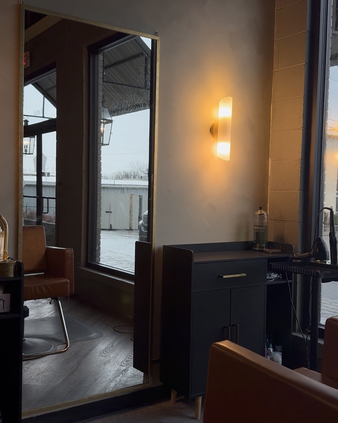 Amazon sconces | salon inspo | moody salon inspo 

#LTKStyleTip #LTKFindsUnder100 #LTKHome