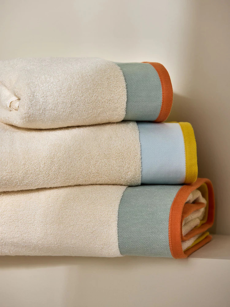 Kaufe Sie  MADE.COM Dax Bordüre 100% Baumwollhandtuch bei Next Deutschland | Next EU