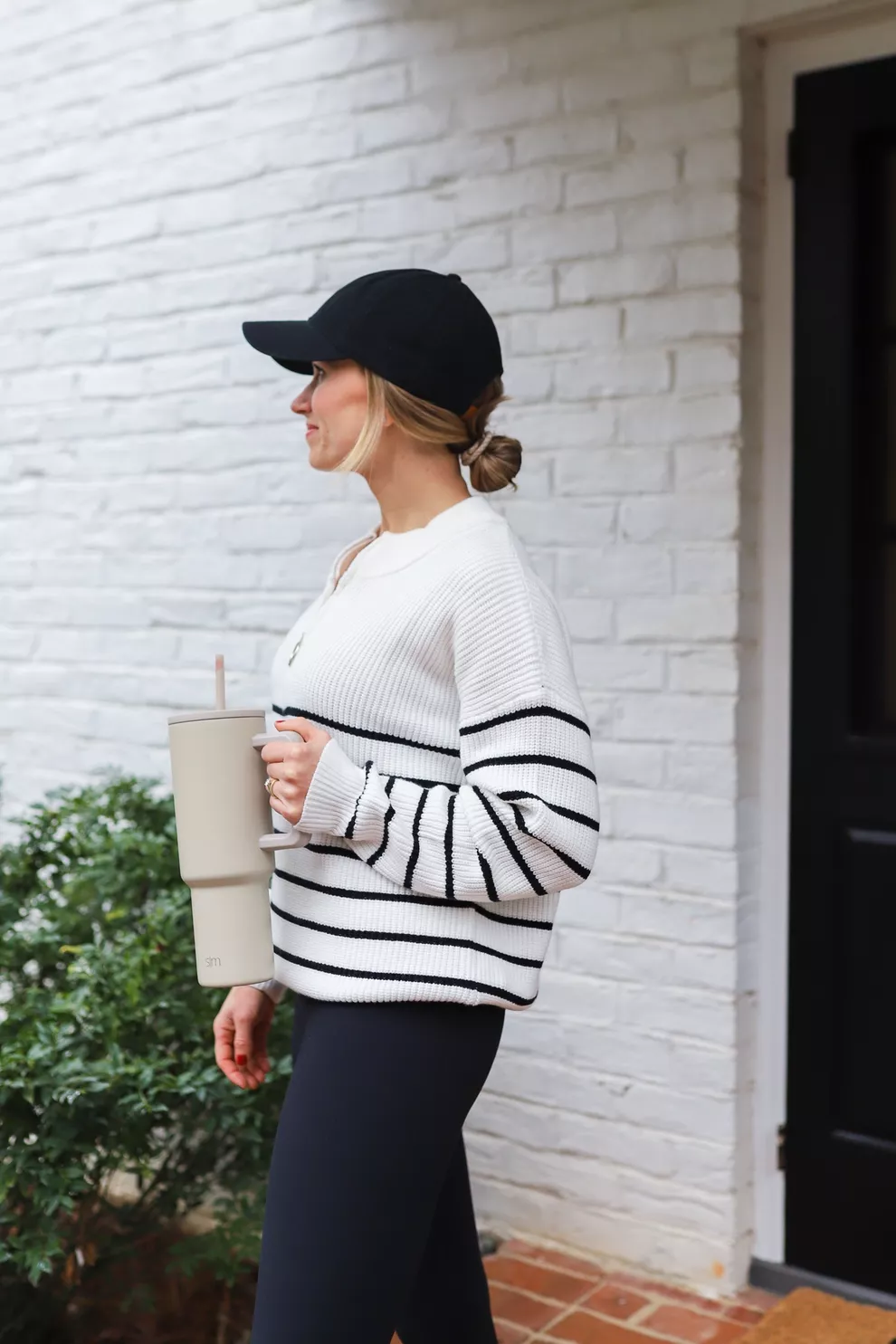Black and white striped knit pullover under $30! #stanleydupe #aligndupe