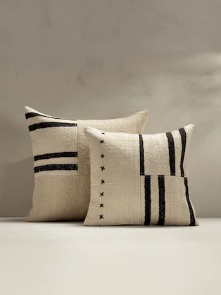 Hand-Crafted Linen Pillow | Banana Republic (US)
