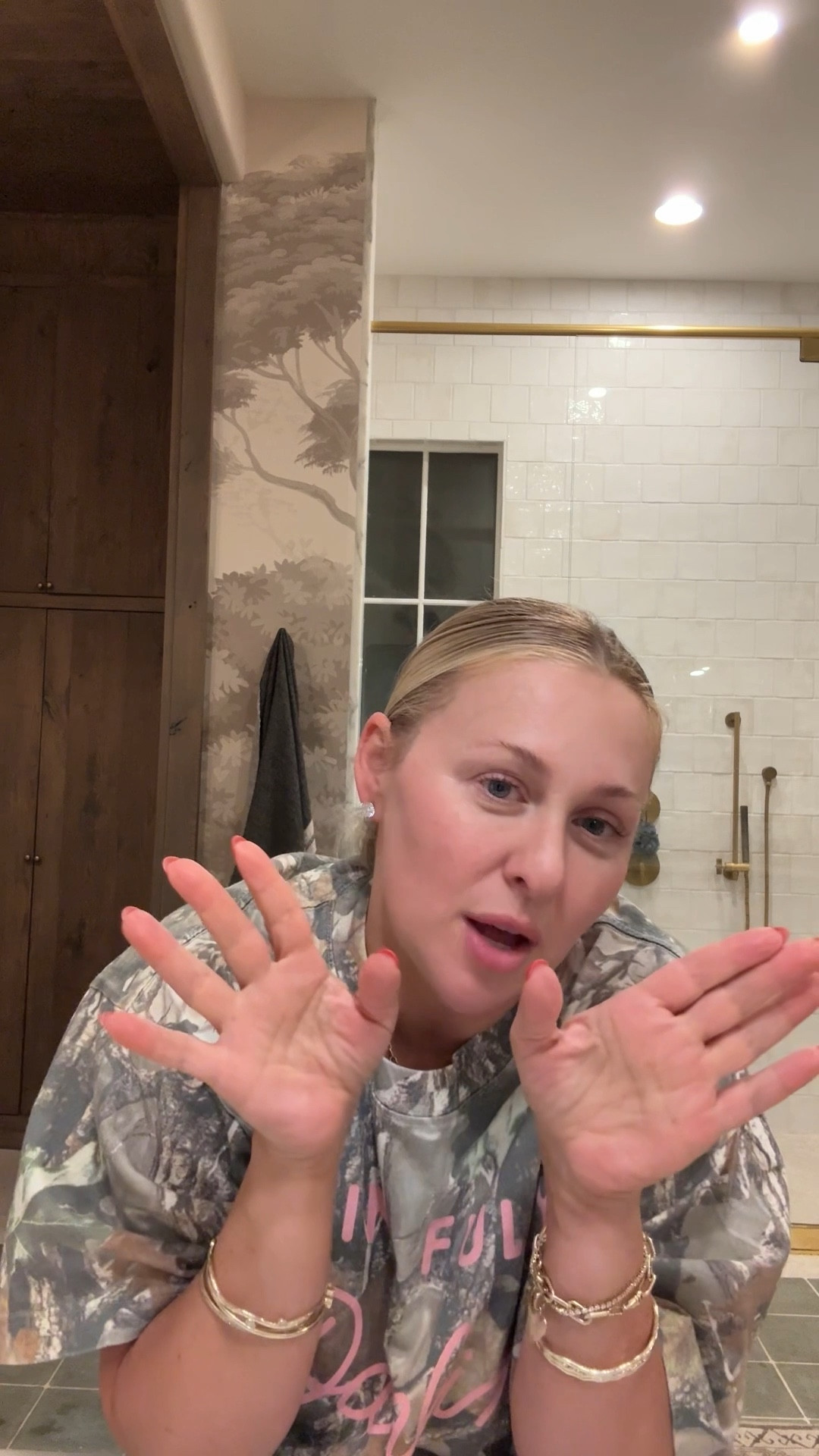 Some of my ultimate favorite products are on sale right now on @QVC! Shop them now!

New customers can use the code  WELCOME20 for $20 off $40+ purchases ✨.

@elemis
#LoveQVC
#ad