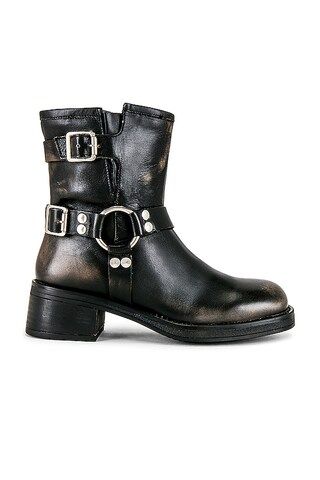 Steve Madden Brixton Boot in Black Distressed from Revolve.com | Revolve Clothing (Global)