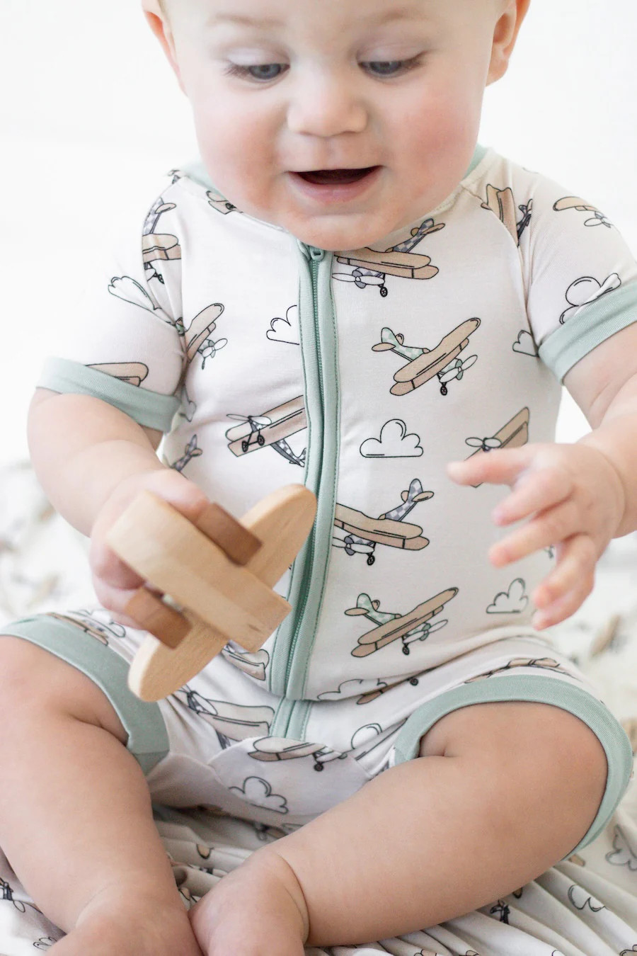 PLANE FUN DREAM SHORTIE | Dream Big Little Co.