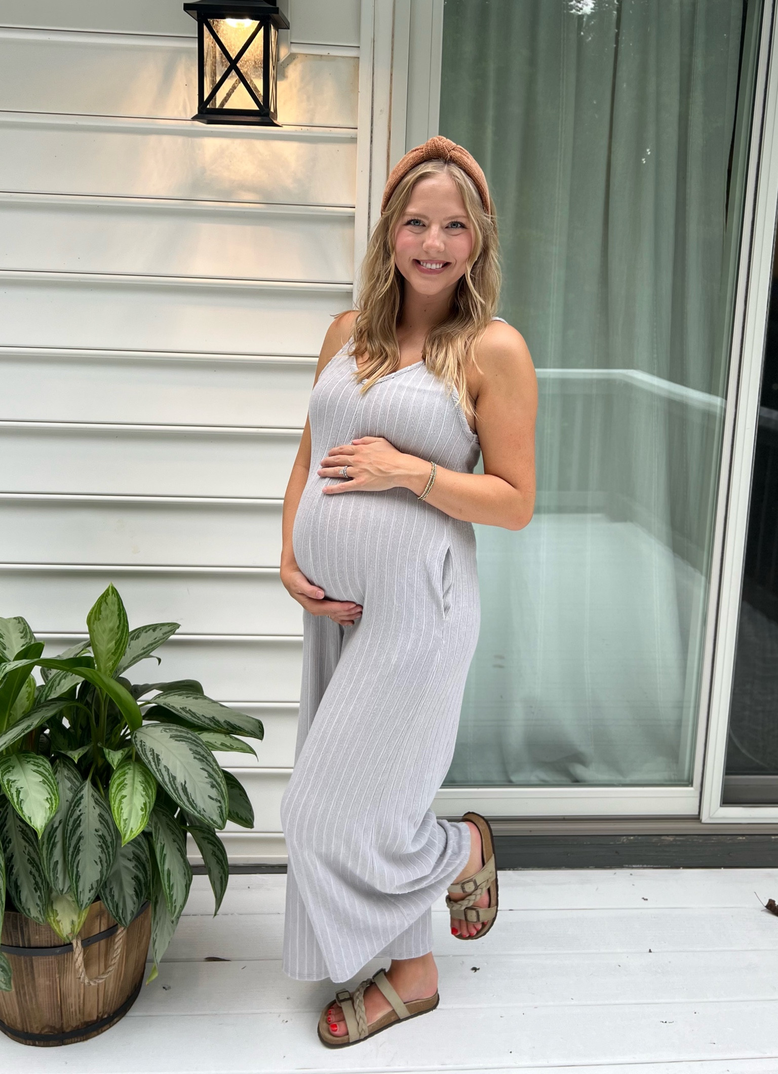 I LIVE in this jumpsuit romper from pink blush maternity. It’s SO cozy and has pockets! Shoes are Birkenstock dupes from Amazon. SO comfortable and perfect for every day with any outfit 

Maternity outfit 
Bump friendly outfits 
