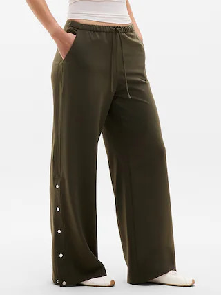 MVP Mid Rise Snap Pant | Athleta