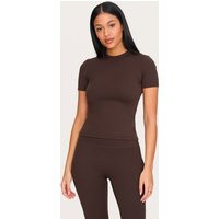 Tall Espresso Longline Sculpt Short Sleeve Gym Top | PrettyLittleThing UK