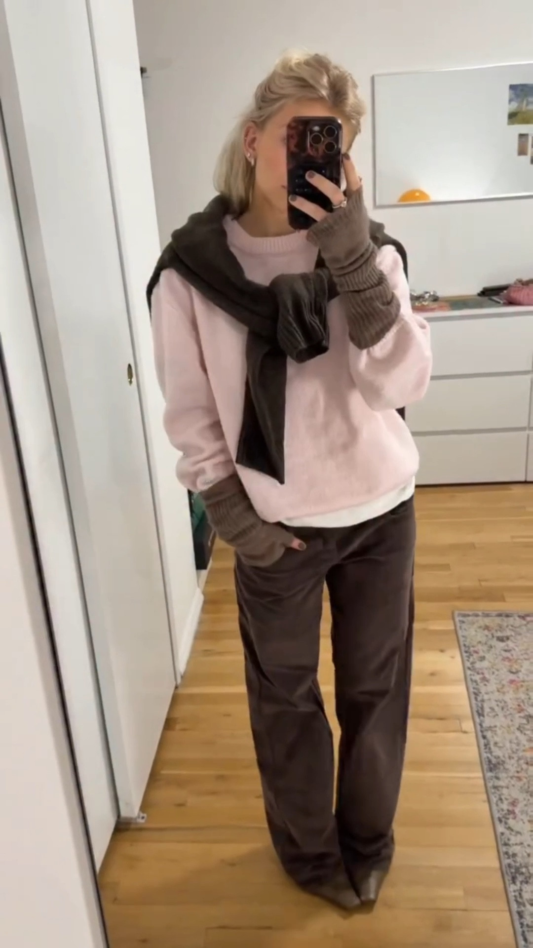 obsessed with corduroy pantss

#LTKFindsUnder100 #LTKootd