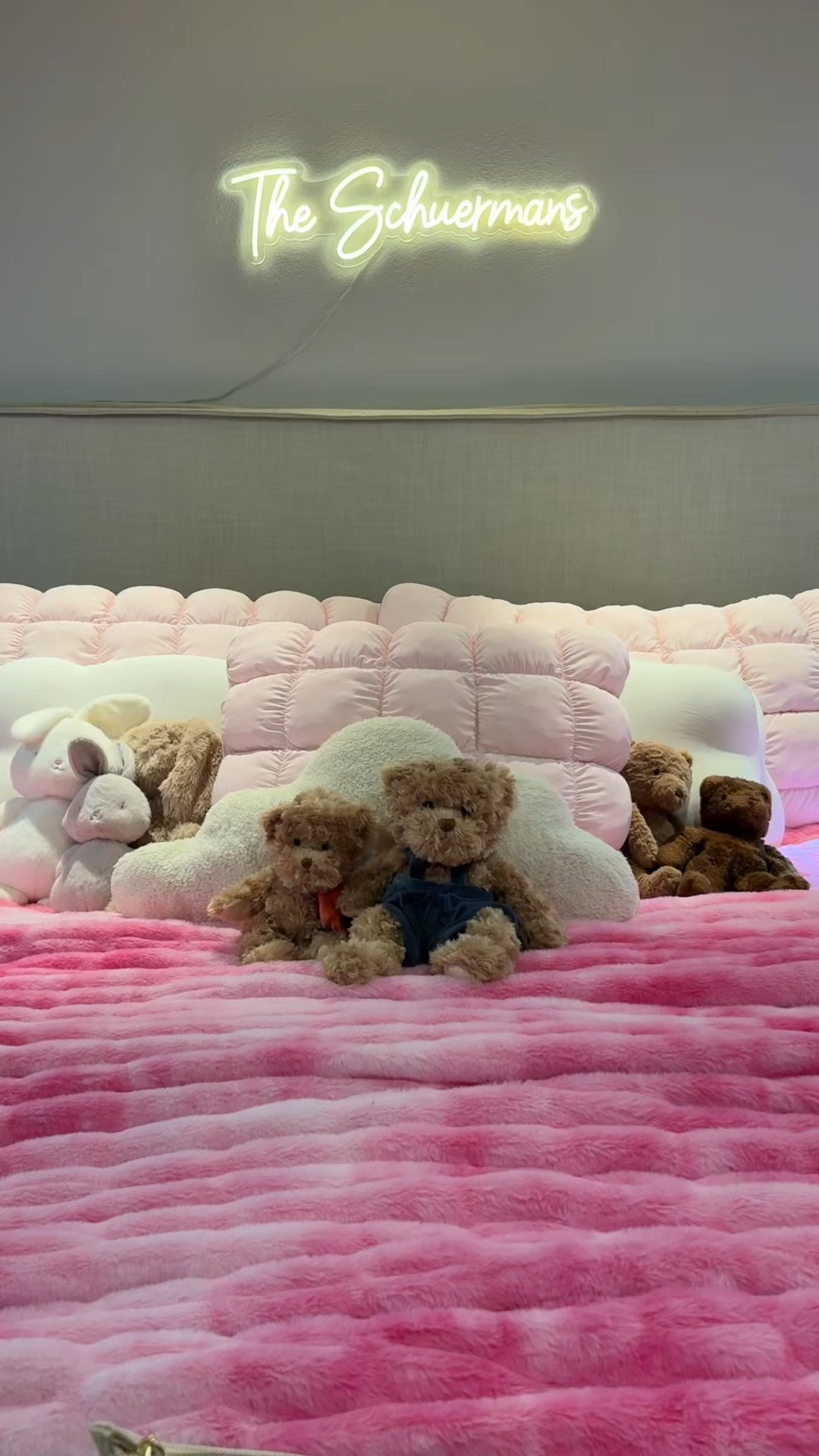 Coziest bed ever

#LTKSaleAlert #LTKHome