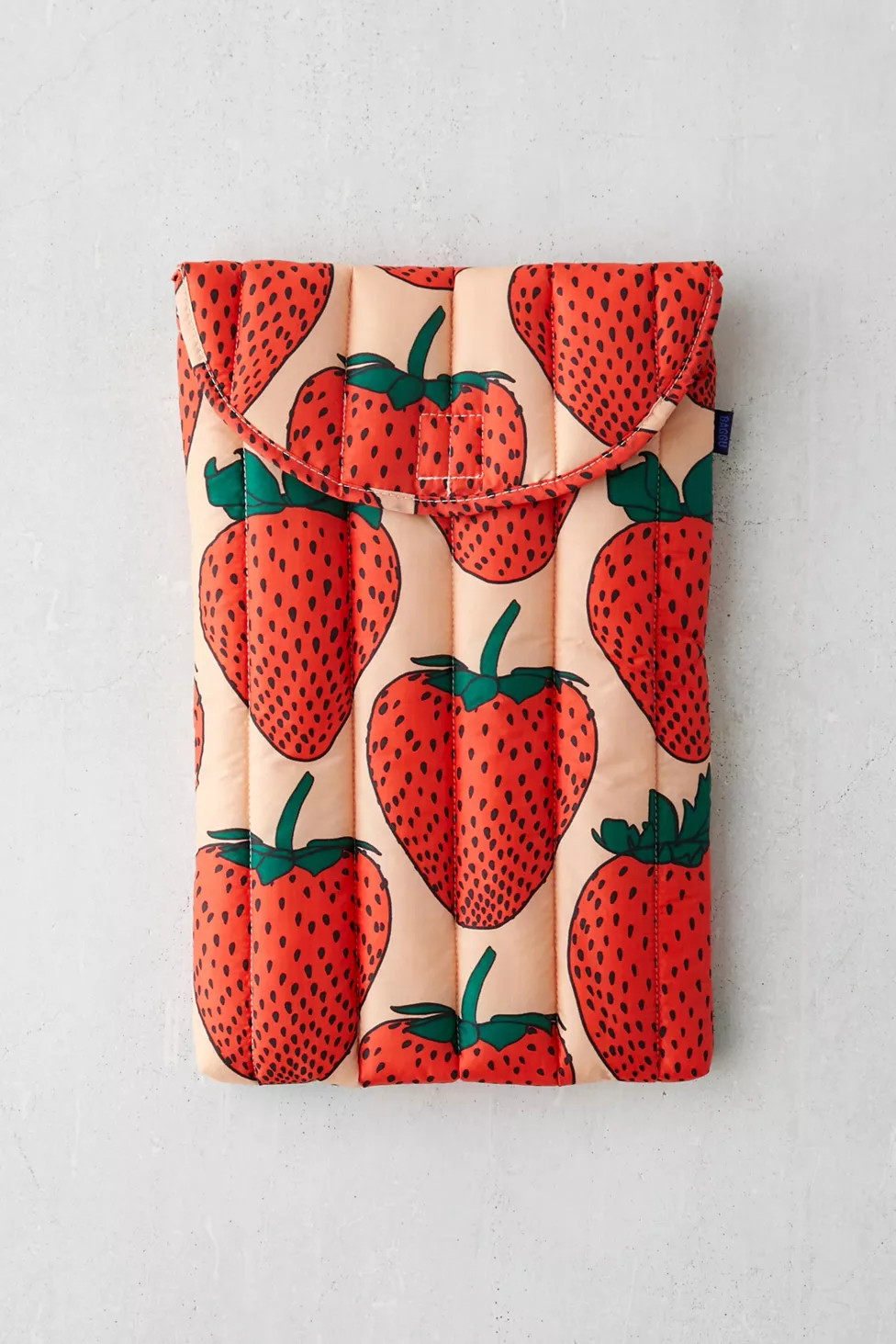BAGGU Puffy 16”  Retro Recycled Laptop Sleeve | Urban Outfitters (US and RoW)