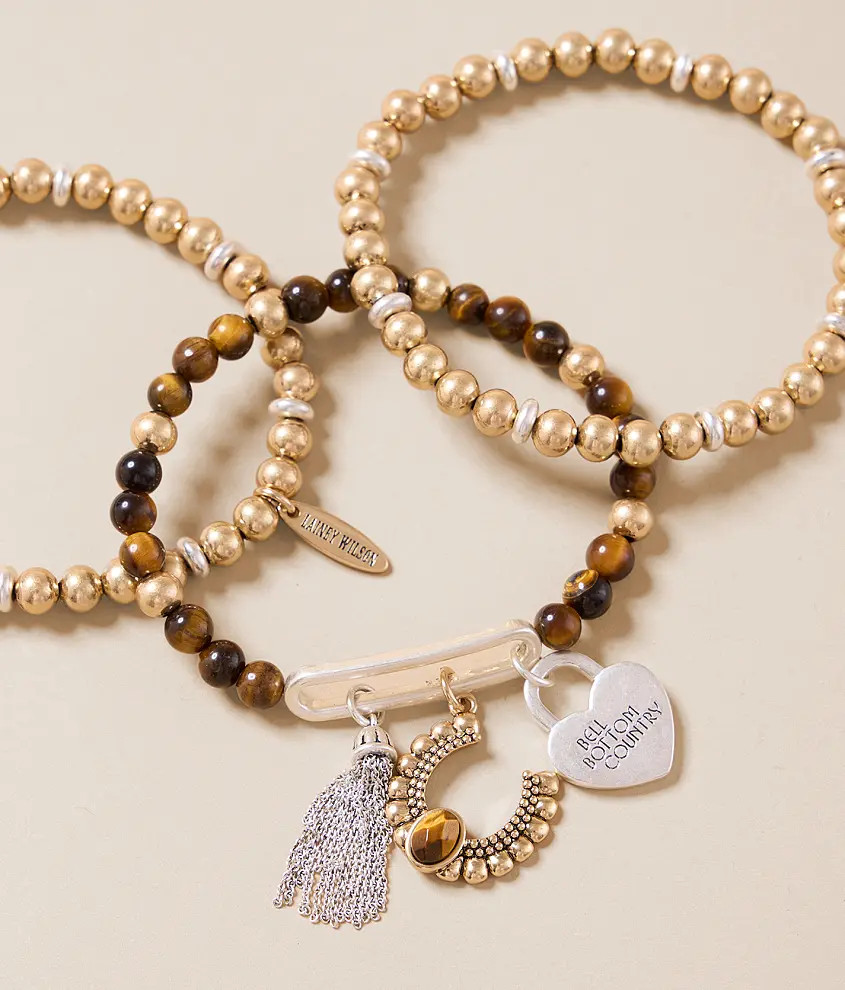 Lainey Wilson | Buckle