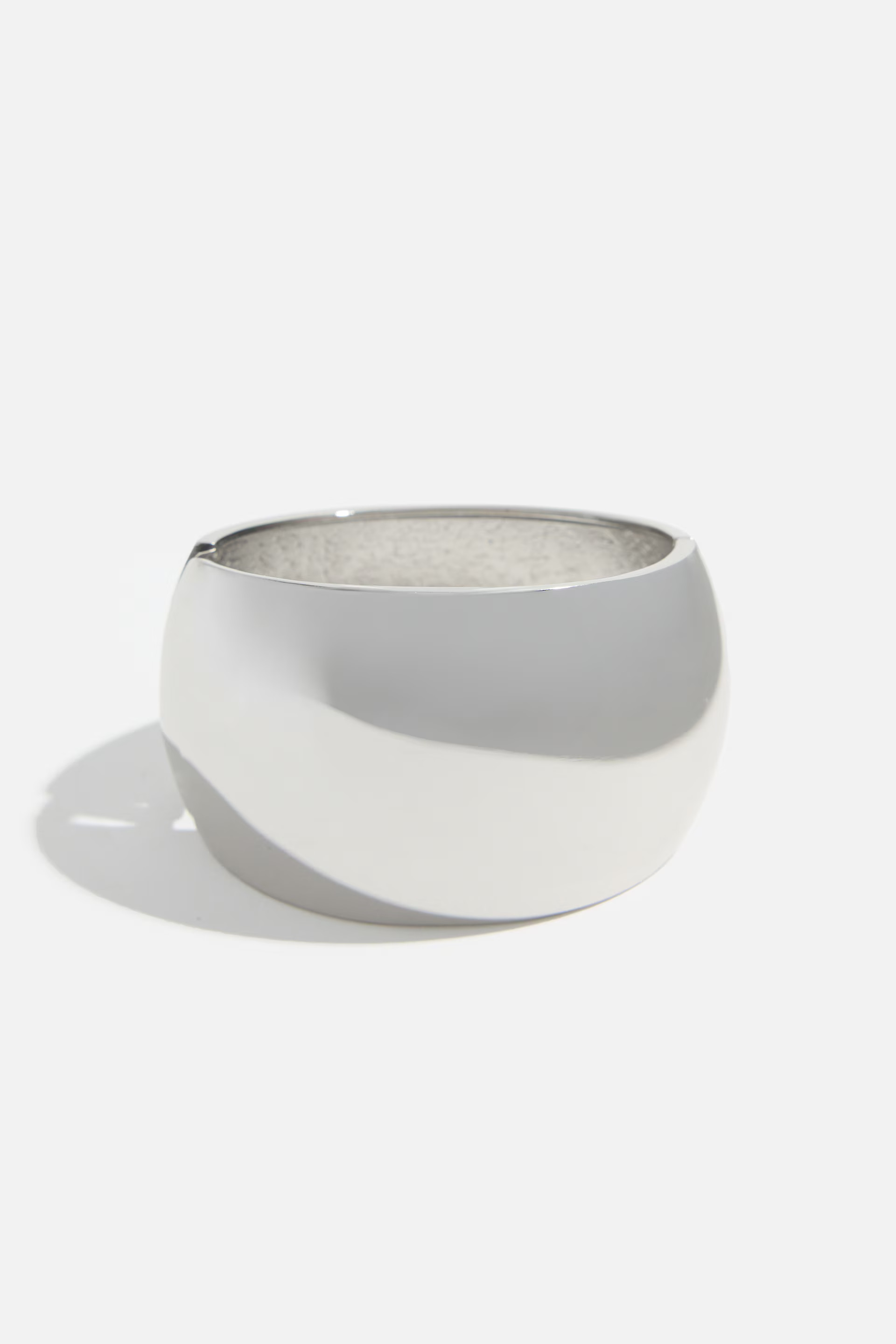 Oversized Chunky Snap Bangle Bracelet | Dynamite Clothing