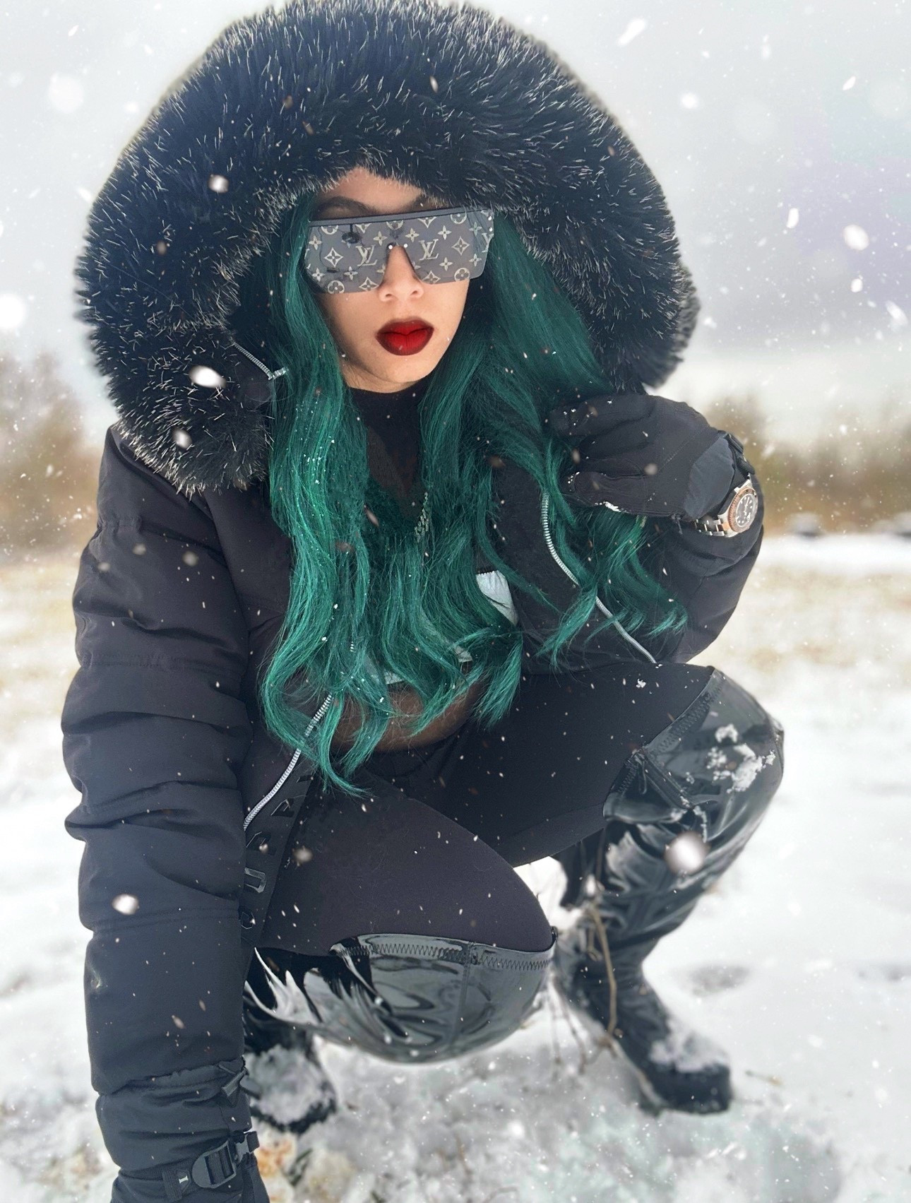 Snow Angelle’  Season ❄️🧛‍♀️🪽

#LTKootd #LTKSeasonal #LTKgrwm