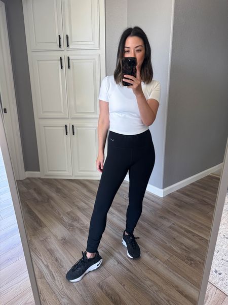 Nike leggings. These are petite/friendly and I sized up to a small and they’re so comfy! 

Nike tee small
Nike leggings small
Nike sneakers 6

#LTKFitness