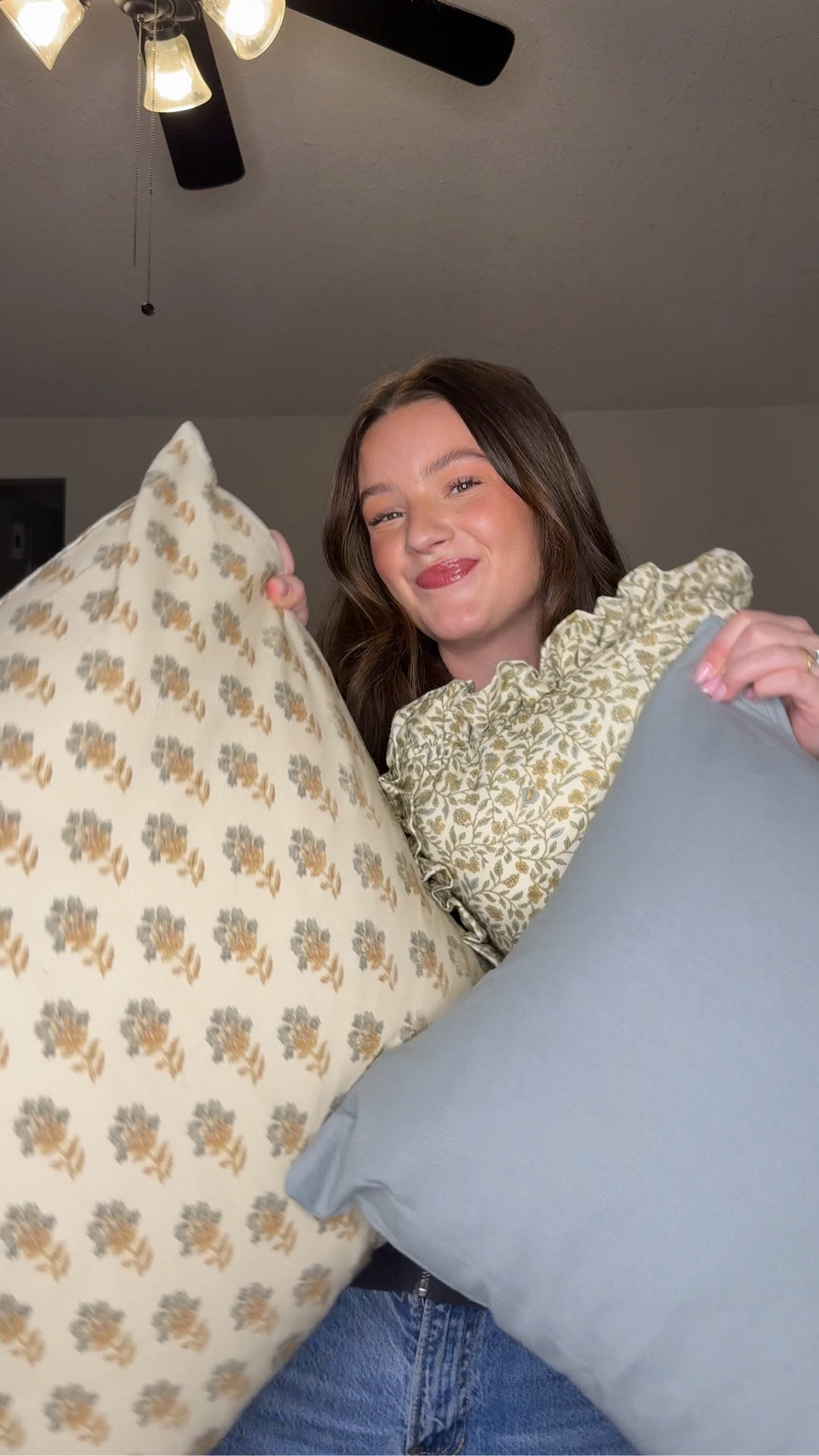 Just got these pillows from Woven Nook and I couldn’t wait to unbox them!! The perfect spring refresh for my couch🤩

#LTKSeasonal #LTKHome #LTKvlog