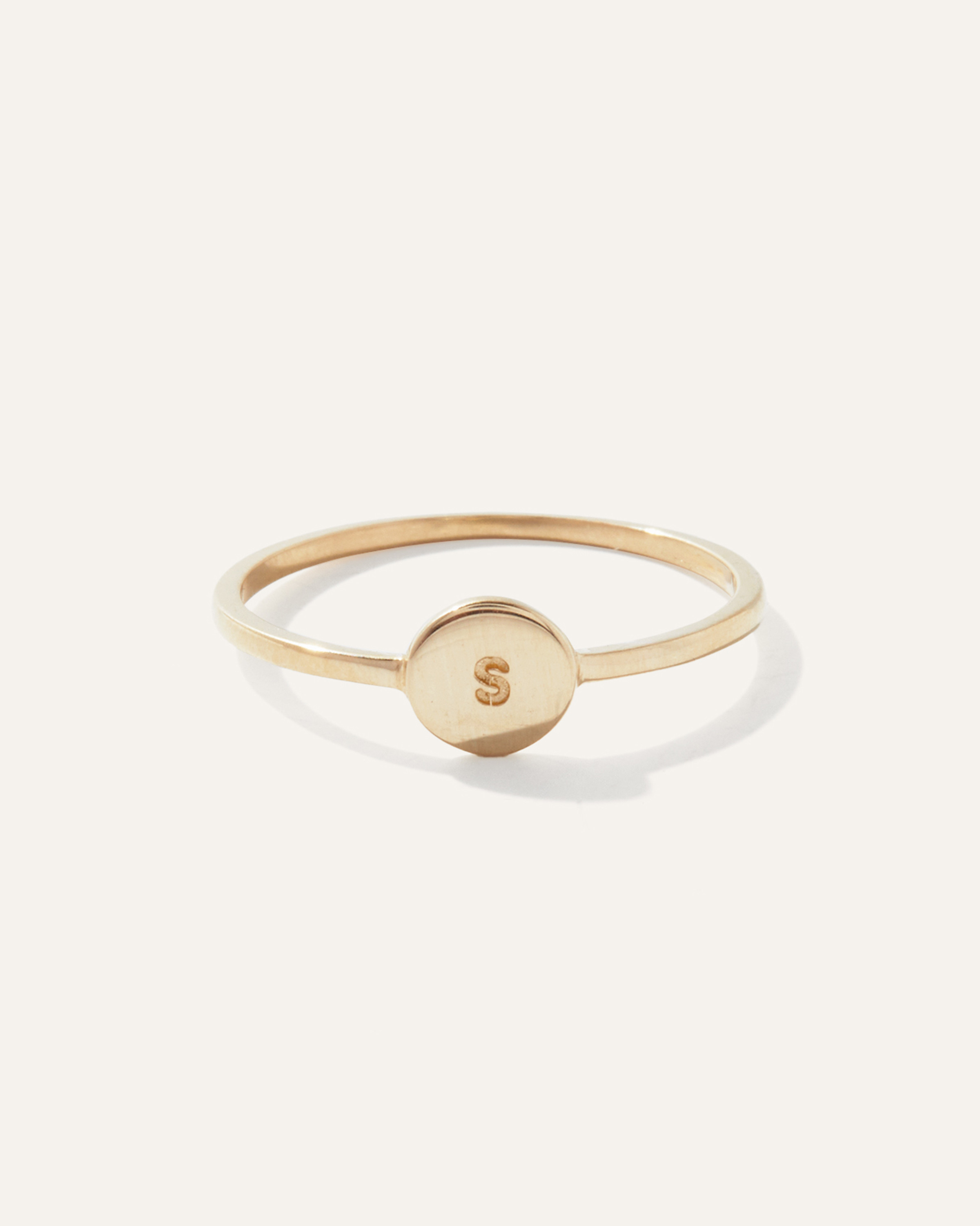 Quince | Women's 14k Gold Engravable Medallion Ring in Yellow Gold, Size 4.5 | Quince