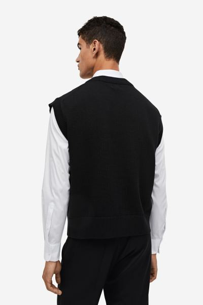 Loose Fit V-neck Sweater Vest | H&M (US + CA)