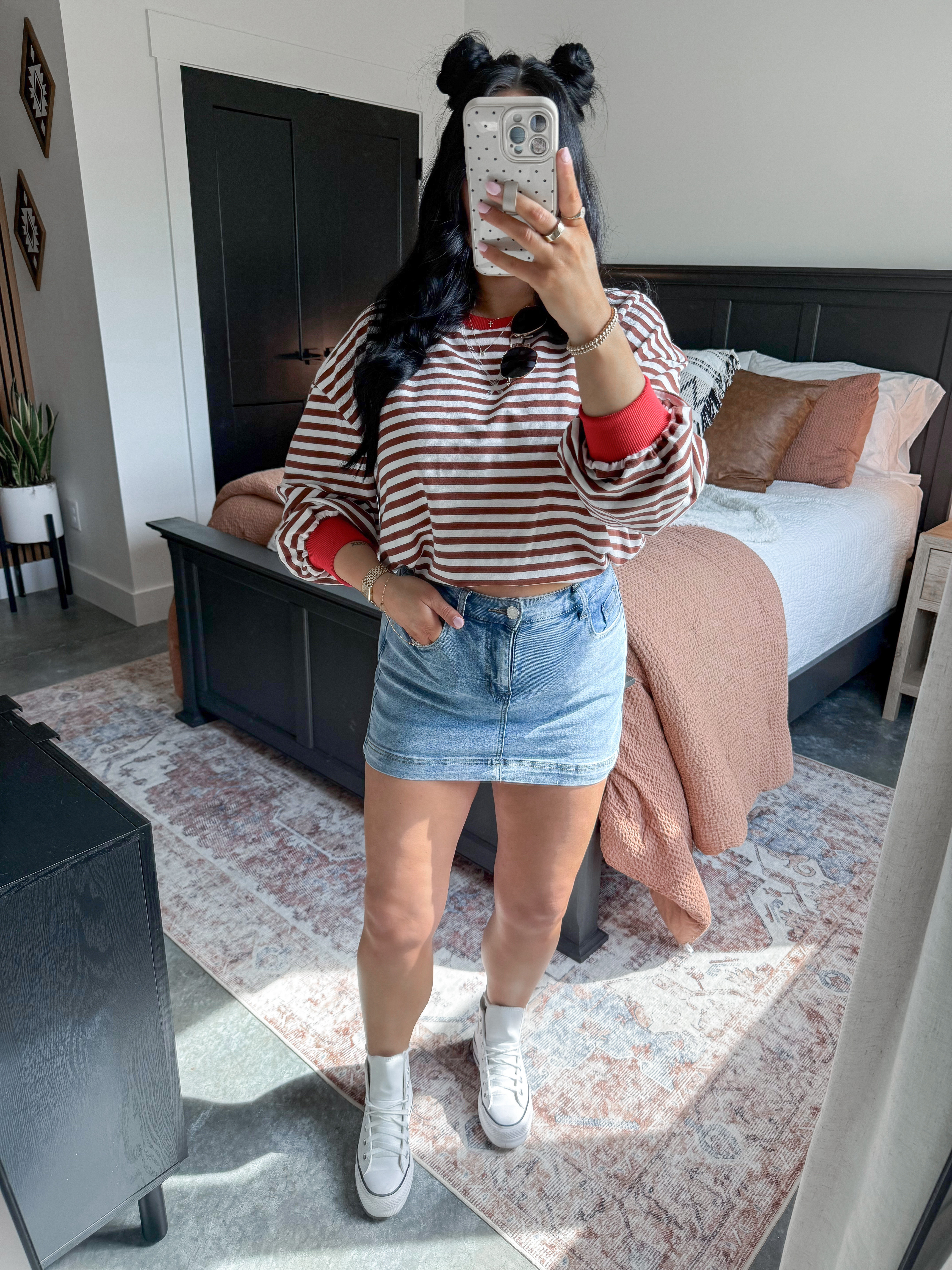 Casual Spring Outfit 🤍🤎

Striped Top - medium (sized up one for a super oversized fit!)
Bralette - medium
Skort - small

Who would've thought that my favorite pre-pregnancy denim skort would also be my favorite bump friendly skort?! It has SO much stretch and still works with my 29+ week bump. I paired it with this oversized striped pullover (I have mine cropped up here, but it has great length!) and finished the look with my white leather platform converse sneakers. 👏🏼

#casualoutfit #springoutfits #springfashion  

 

#LTKootd #LTKBump