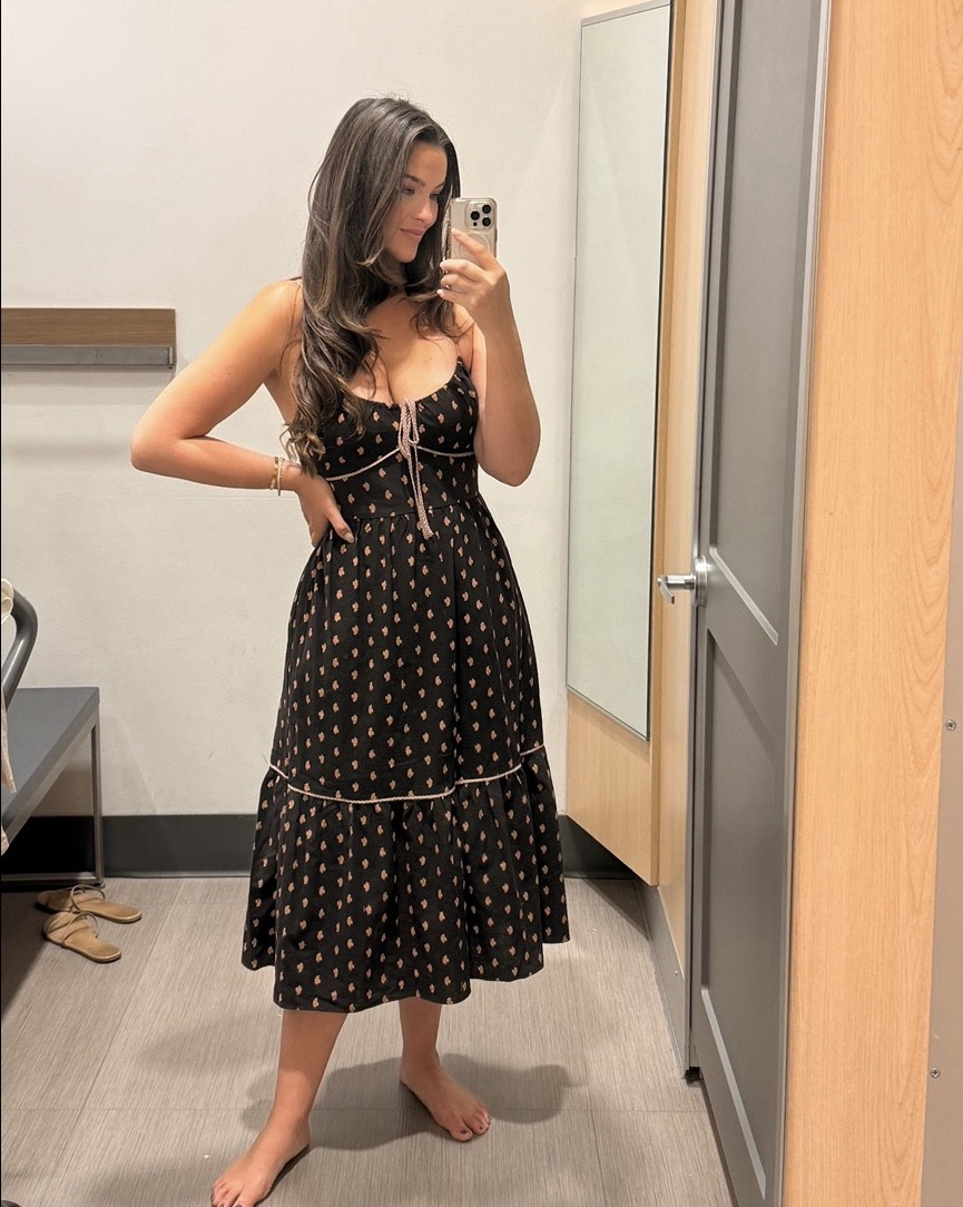 This dress makes me want to be barefoot on my porch all summer 🤎🌿

Easy, feminine, and effortlessly flattering—this flowy midi dress is perfect for slow mornings, iced coffee runs, farmers markets, and warm summer nights.

The fit is so good and lightweight (aka actually wearable in the heat) and I love how you can dress it up with sandals or keep it casual and coastal 🤍

Linked for you—this one’s a staple

#LTKMidsize #LTKootd #LTKgrwm