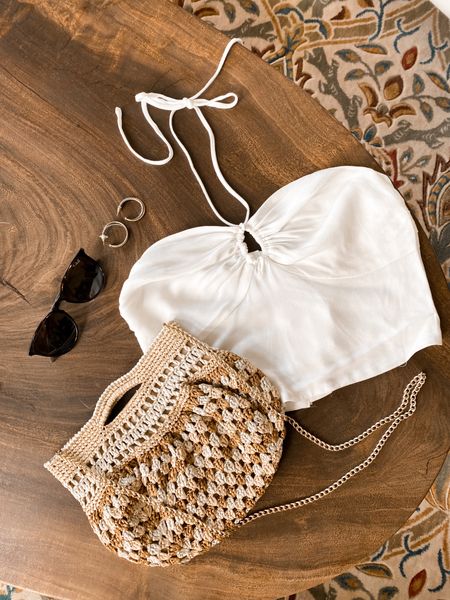 Vacation ready style. Linking similar raffia/straw bags. 

Resortwear

#LTKFind #LTKunder100 #LTKtravel