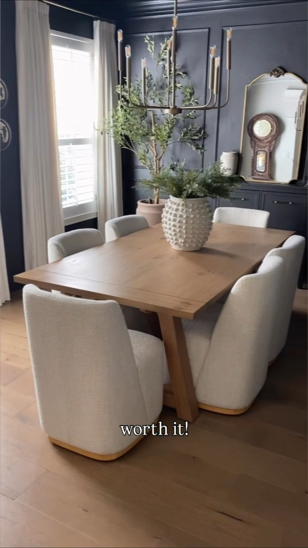 Color is tricorn black! Eggshell on walls, semi-gloss on trim and flat on ceiling. 

#diningroom #paintitblack #colordrench 
