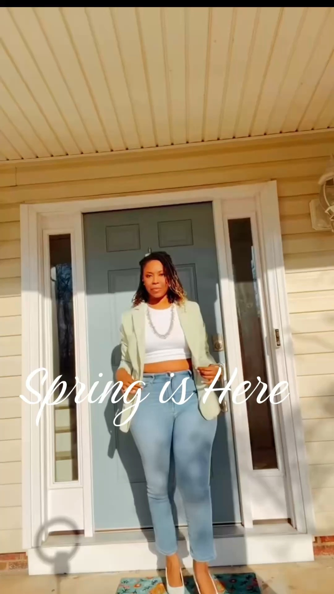 Spring is here and I’m ready! LSage green blazer + white crop top + high-waisted light wash jeans , and kitten heel white pumps = the ultimate fresh, transitional look. This color combo is giving relaxed sophistication and works for brunch, errands, or date night. Who’s ready to step into warmer days?  
#springoutfit  
#blazerstyle  
#curvyfashion

#LTKSeasonal #LTKootd #LTKMidsize
