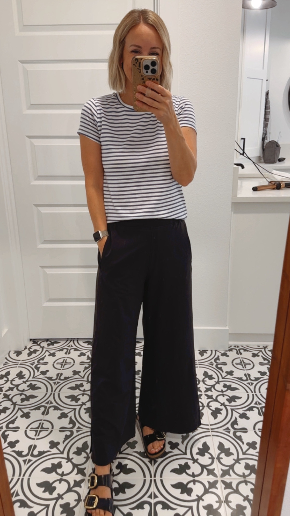 Casual outfit for the weekends or work. These wide leg pants are so comfortable! 

#LTKStyleTip #LTKActive #LTKFindsUnder100