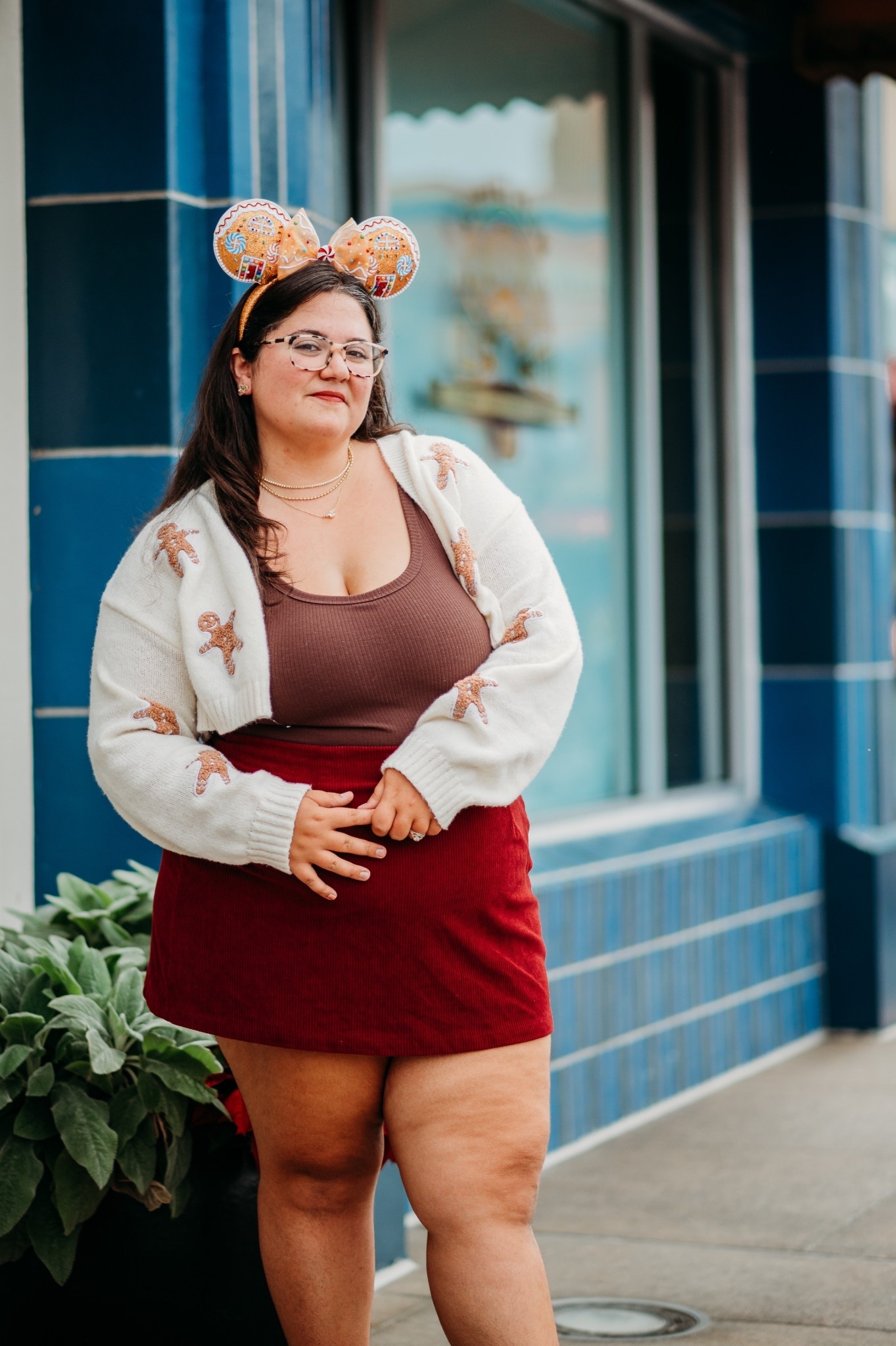 One of my favorite Christmasy outfits to wear to Disney World!

Disney World | Halara Skirt | Gingerbread sweater | BaubleBar 


#LTKHoliday #LTKPlusSize #LTKSaleAlert
